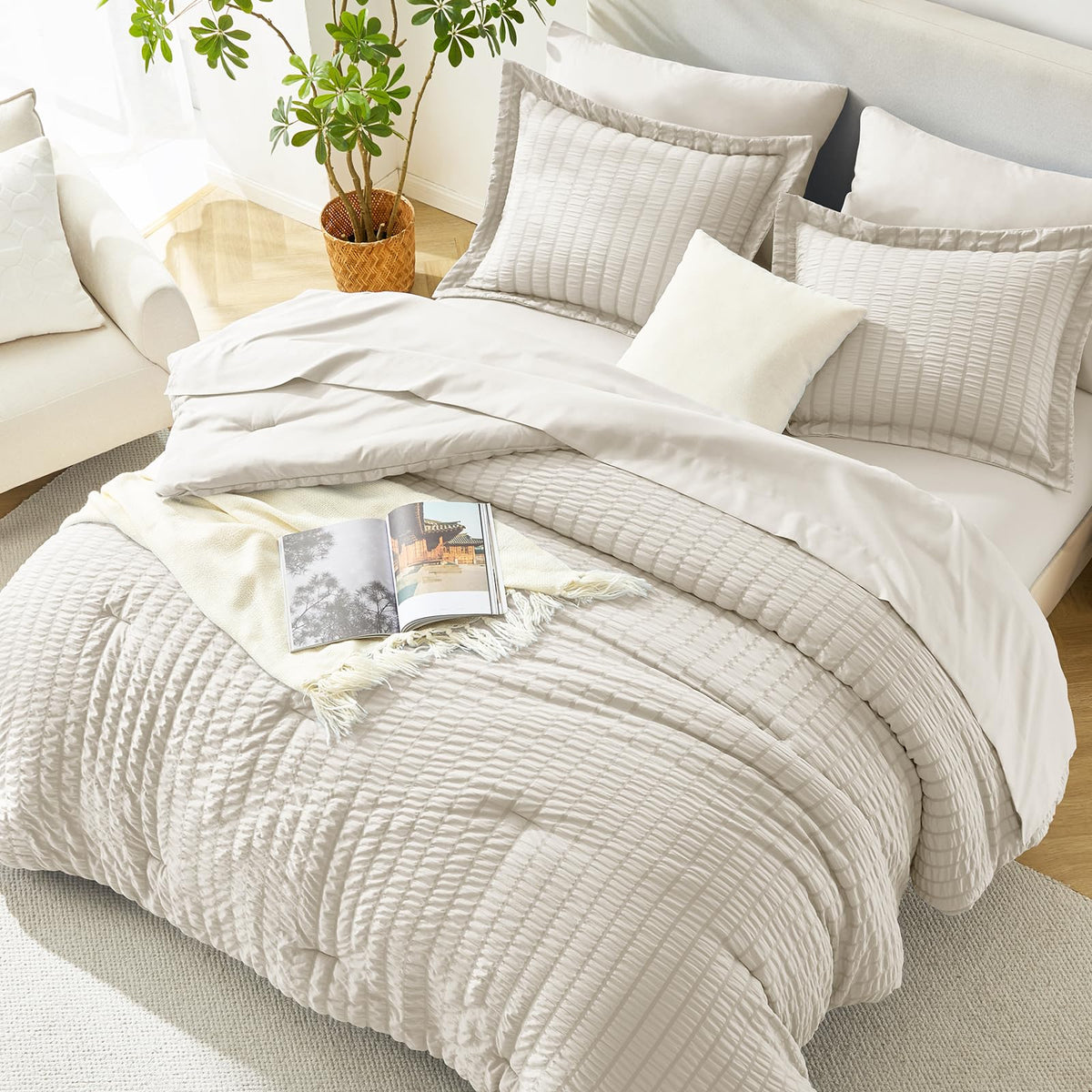 HIMEET Queen Comforter Set, 7Piece Seersucker Bed in a Bag, Beige