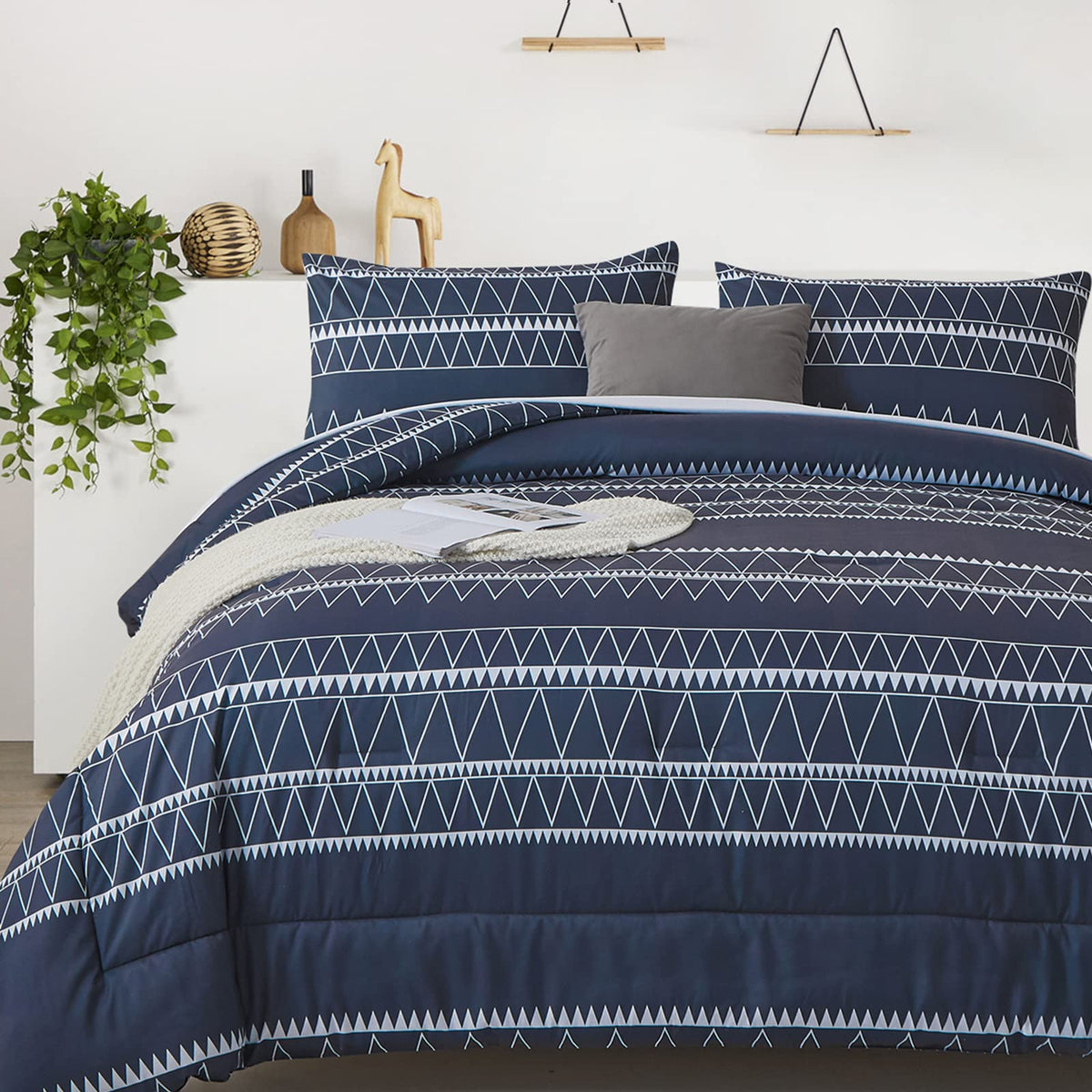 WONGS BEDDING Navy Blue Comforter Set King,Reversible Boho Triangle Down Alternative Comforter Set for King Bed - 3 Pieces (1 Co