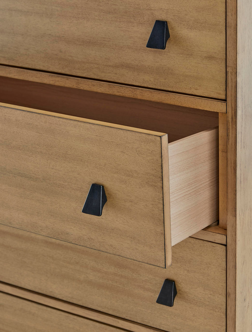 Progressive Furniture Blonde/Light Gold Hayden 7 Drawer Double Dresser