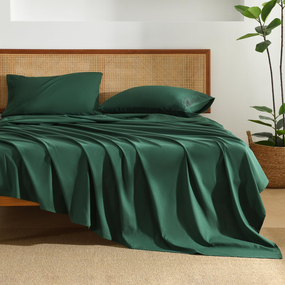 Andency Emerald Green Sheets Full Set 4 Pieces, Super Soft Sheets For Full Size Bed, Microfiber Full Sheet Set, Deep Pocket Up To 16', Hotel Luxury Breathable & Cooling Bedding Sheets & Pillowcases