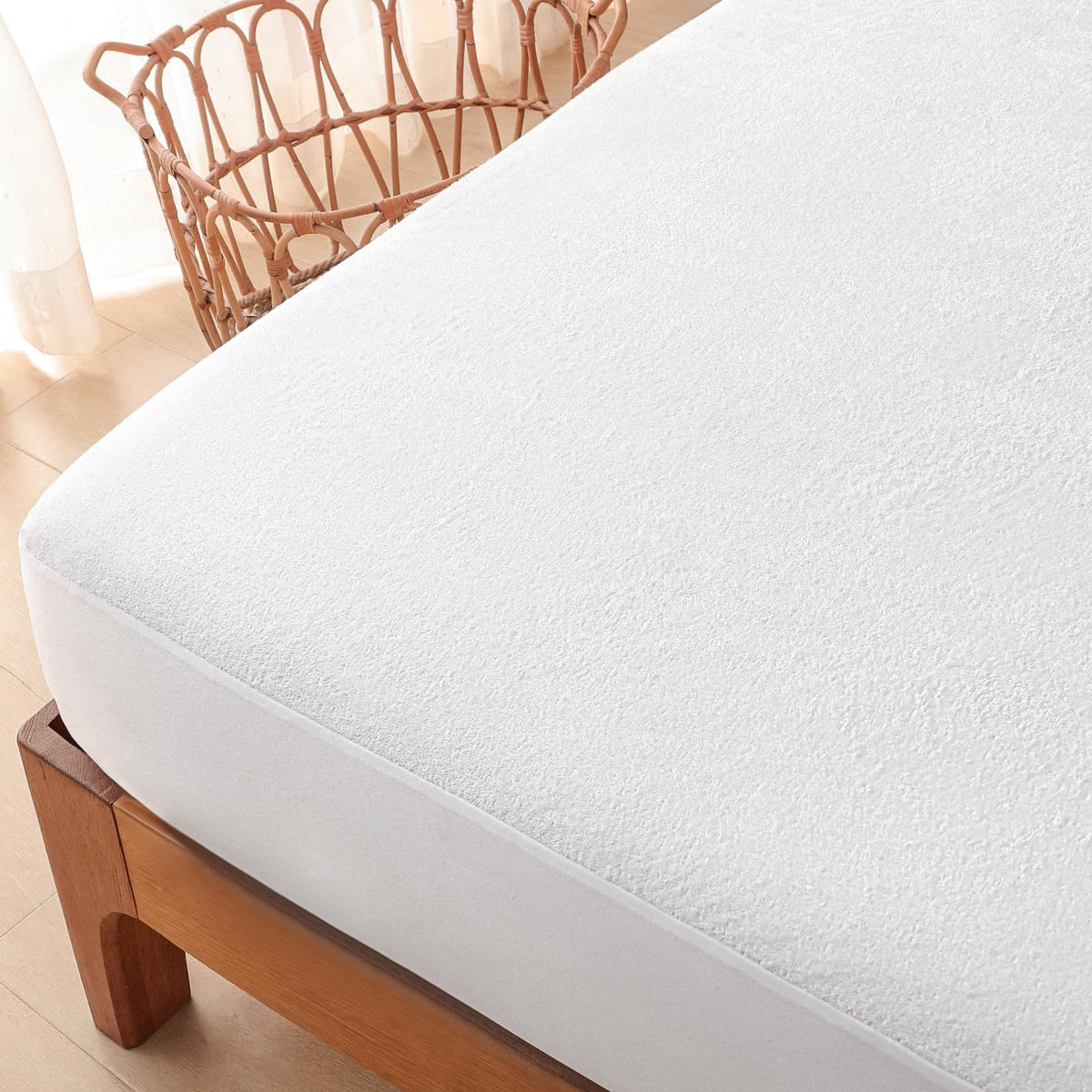 California King Size Waterproof Mattress Protector Rayon From Bamboo Fitted Terry Mattress Pad Cover With Deep Pocket Up To 18'
