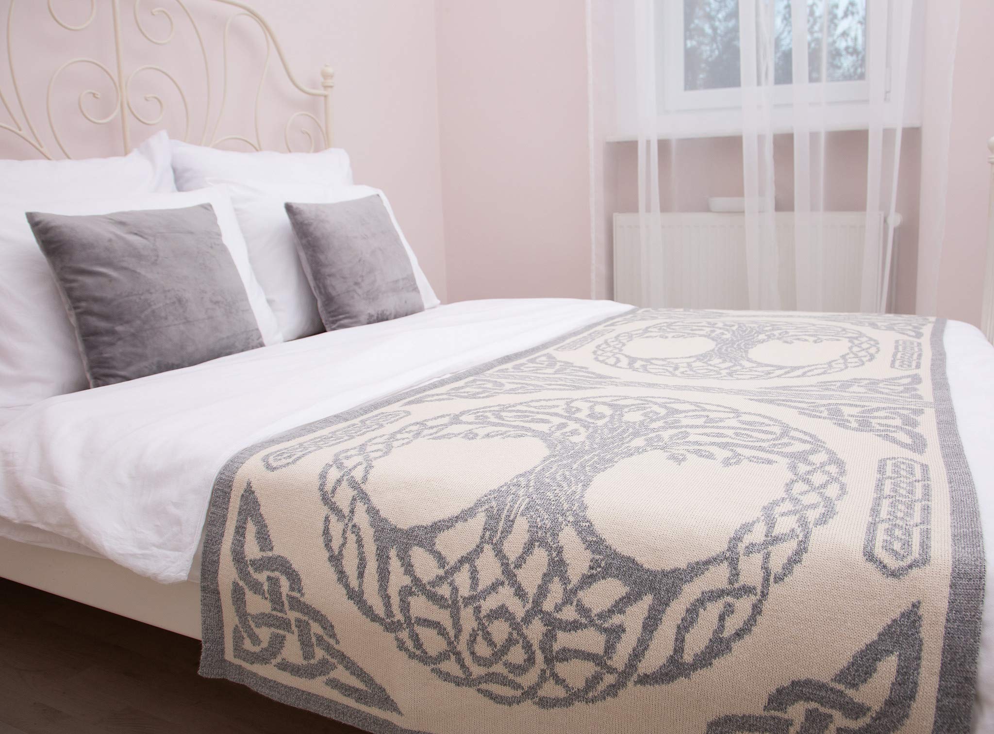 Saol Knitwear Bed Scarf Runner Irish Three Of Life Made Of Soft Wool Blend (Grey, Single Bed)