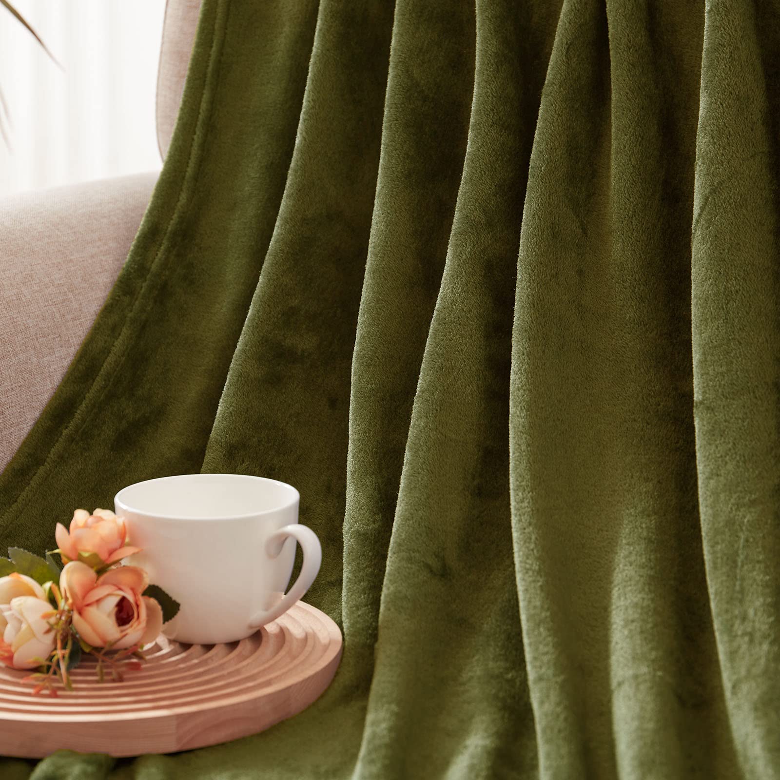Exclusivo Mezcla Fleece Throw Blanket For Couch, Sofa, 300Gsm Super Soft And Warm Blankets, Olive Green Throw All Season Use, Co