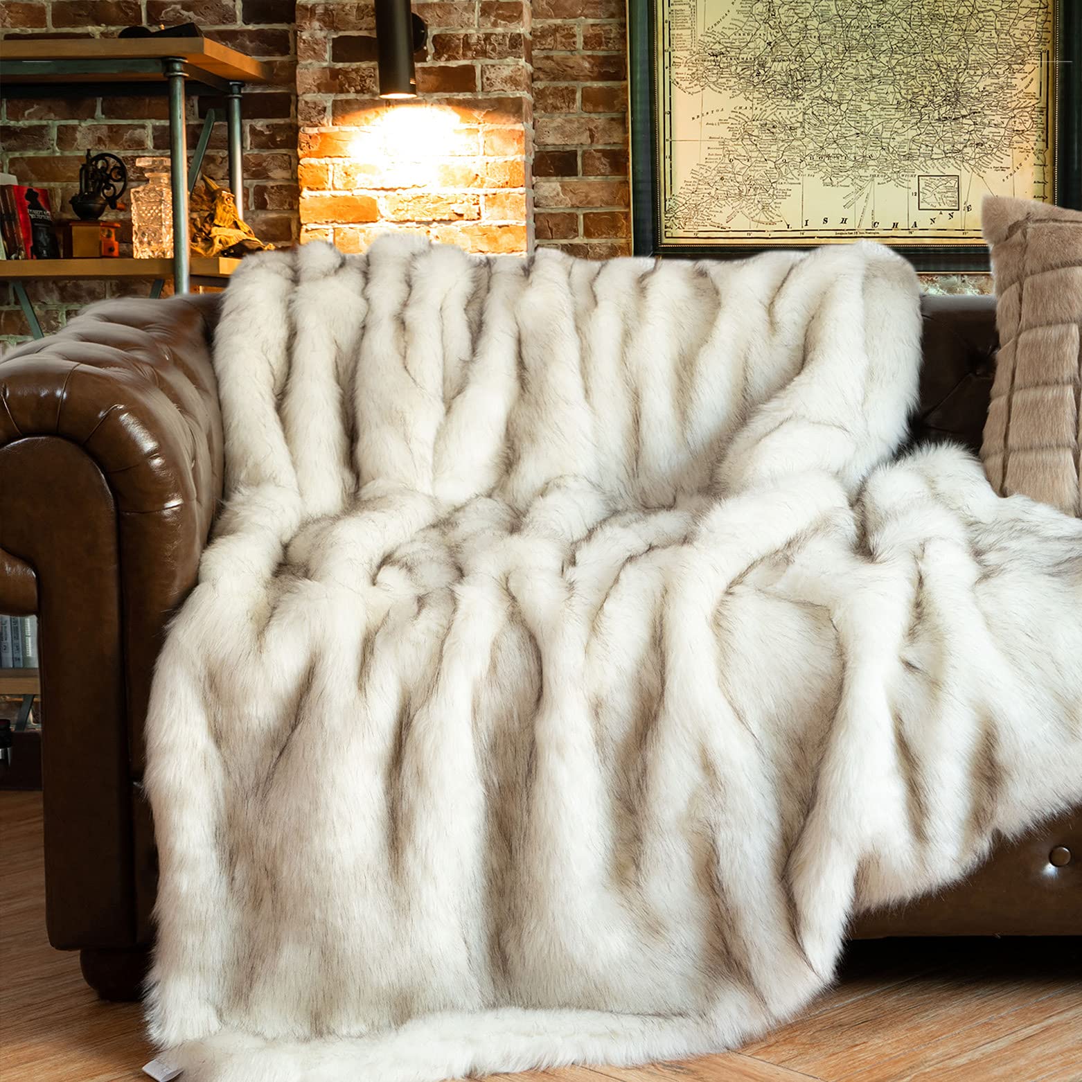 Battilo Home Luxury White Faux Fur Throw Blanket Thick Warm Faux Fur Blanket For Couch, Bed, Fuzzy Cozy, Fluffy Blanket Fox Fur