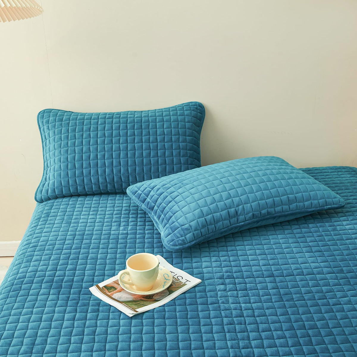 Lweipsqlin Quilted Flannel Pillowcases,2 Pack Soft Flannel Pillow Shams Covers With Envelope Closure,No Filling. (King, Blue)