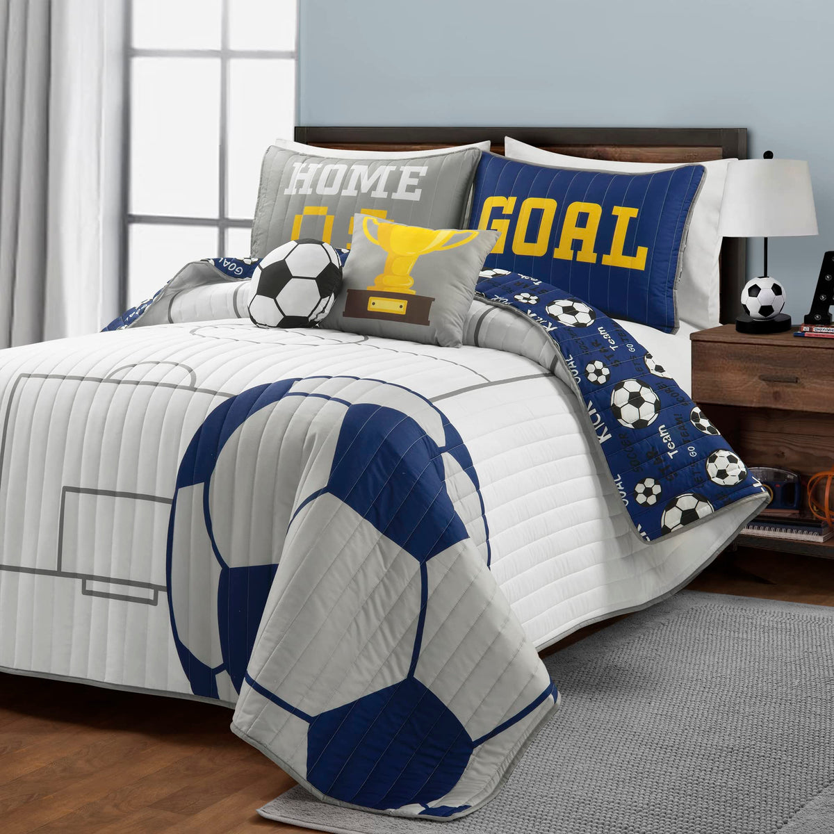 Lush Decor Soccer Game Reversible Oversized Kids 5 Piece Quilt Set, Full/Queen, White & Navy