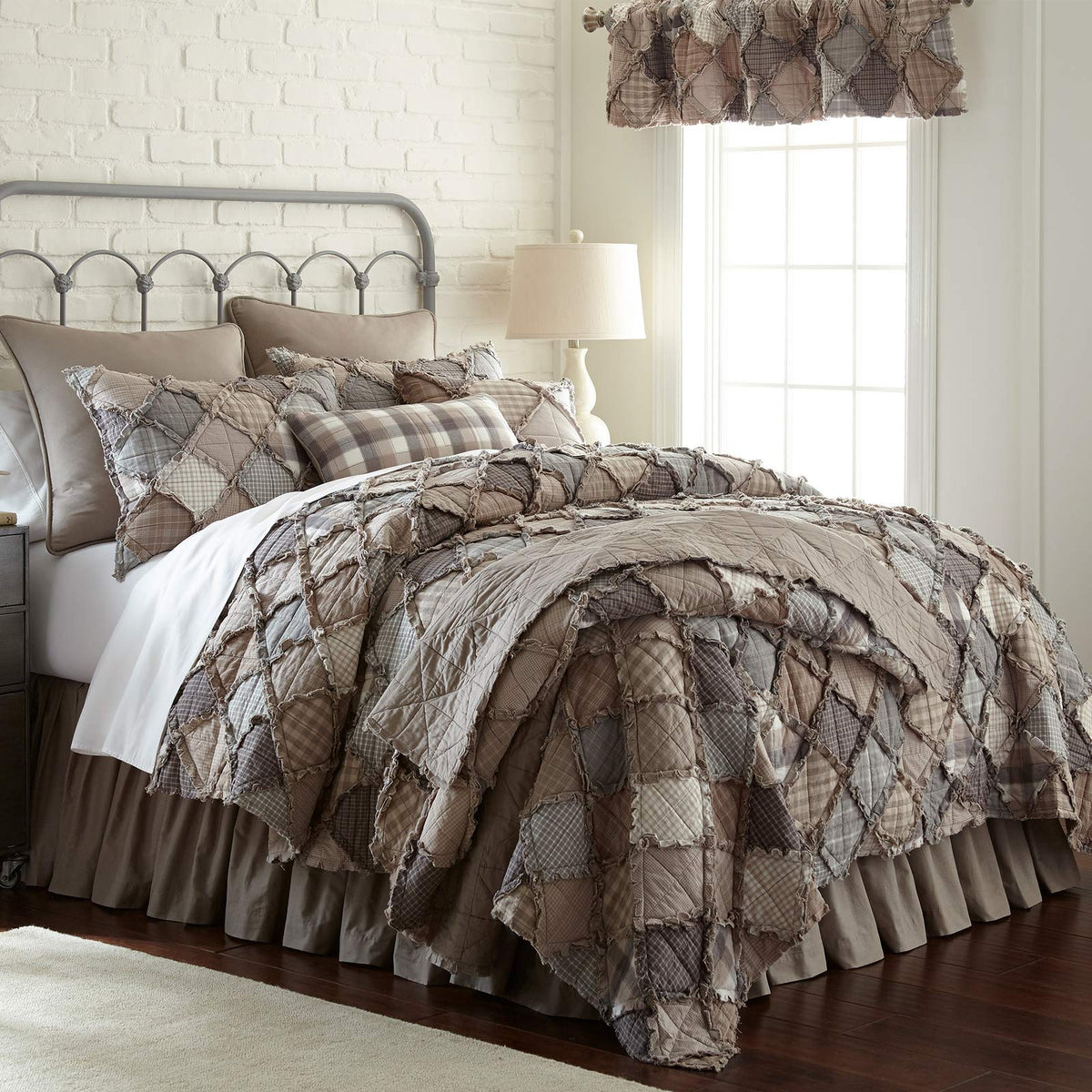 Donna Sharp Bedding Set - 3 Piece - Smoky Mountain Cotton Contemporary Quilt Set With Full/Queen Quilt And Two Standard Pillow S