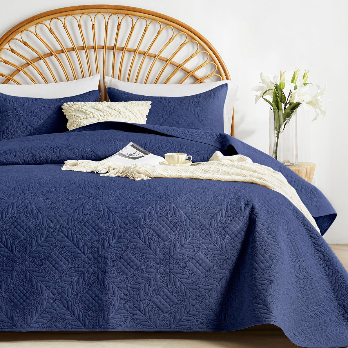 Flymme King/Cal King Size Quilt Bedding Set,Navy Lightweight Microfiber Soft Bedspread,Retro Botanical Floral Leaf & Geometric G