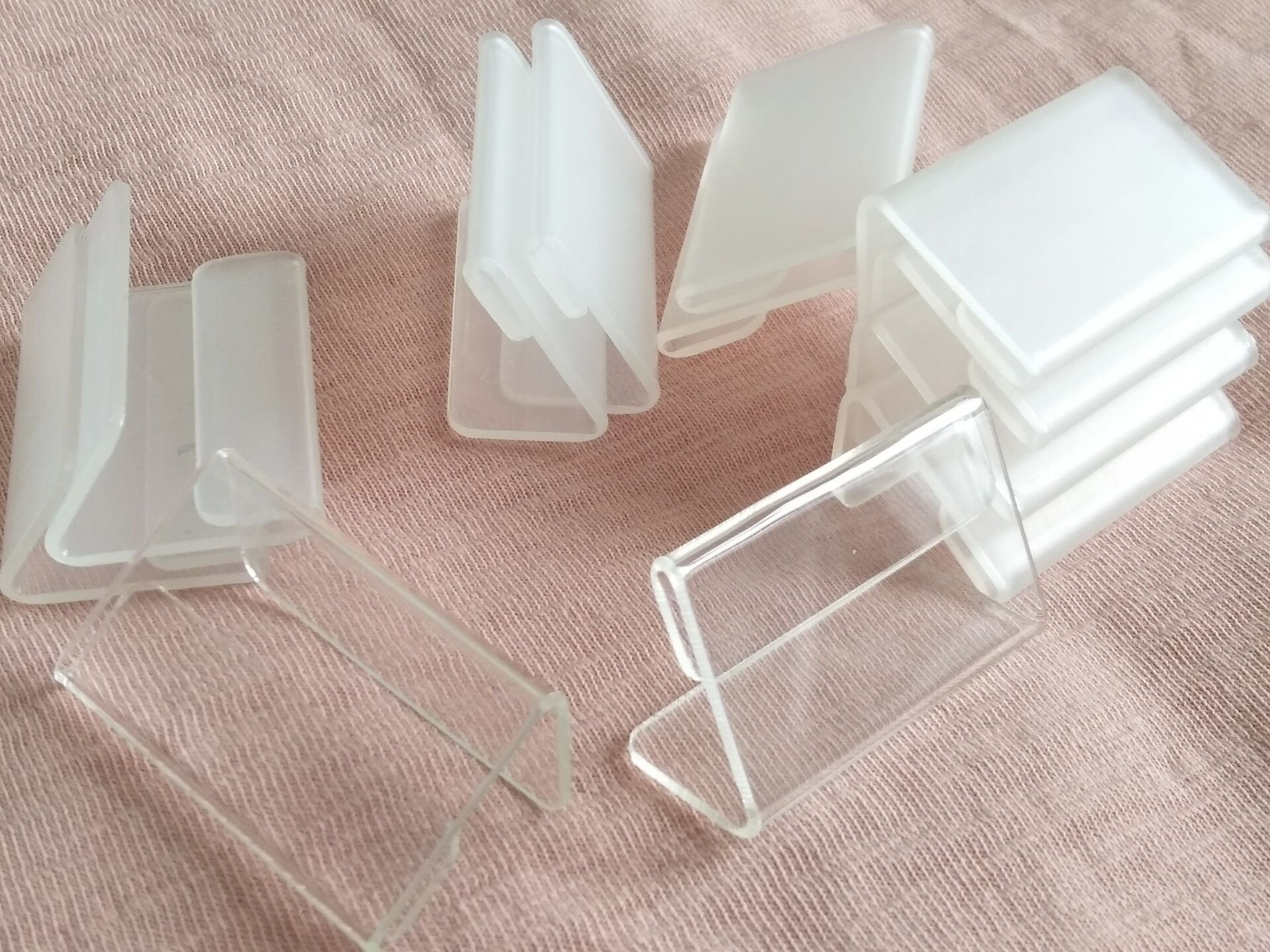 Ruixuan Set Of 30Pcs Mini Sign Display Holder, L Shape Clear Acrylic Price Card Tag Label Stand, Counter Top Stand 4X2Cm