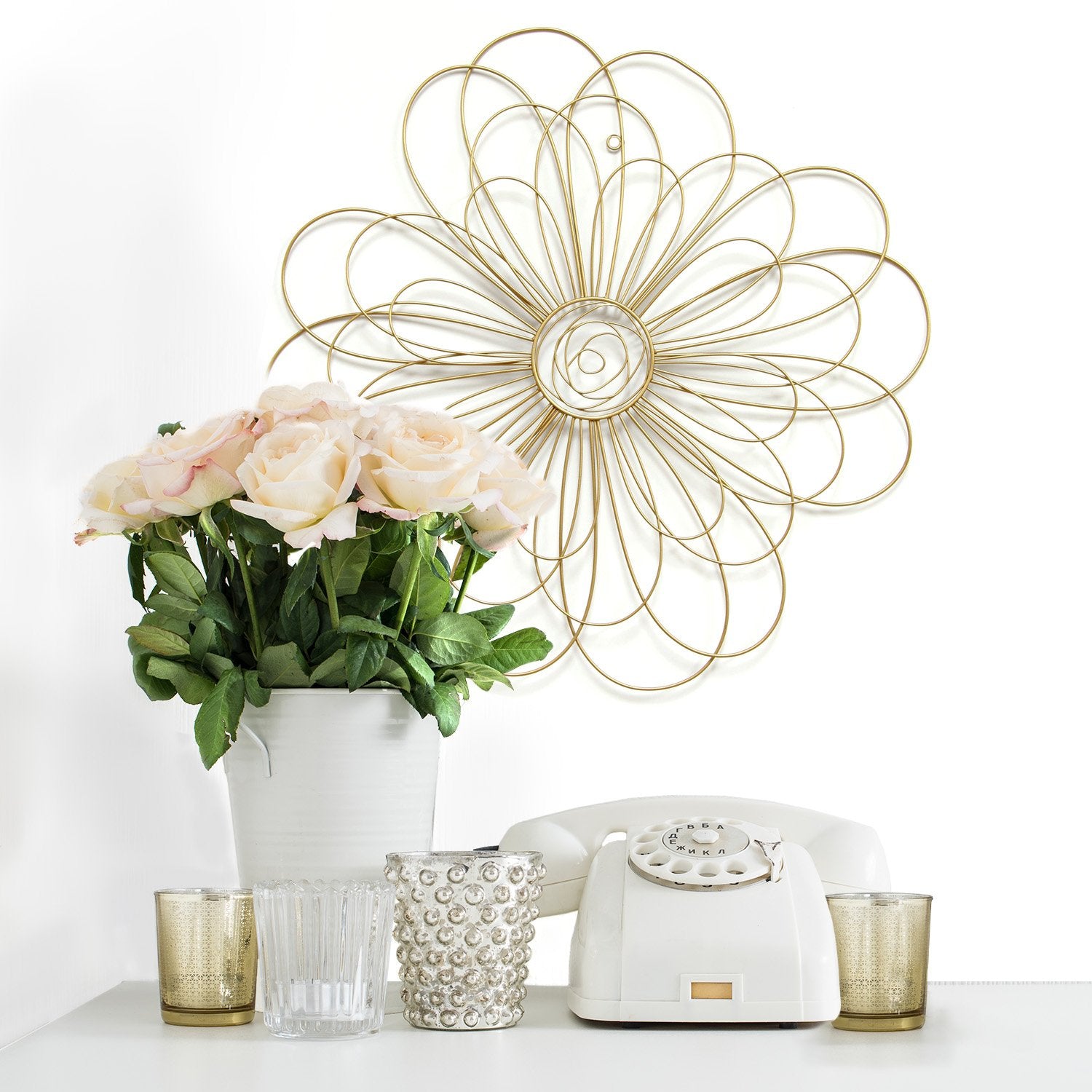 Stratton Home Décor S07729 Wire Flower Wall Decor, 21.50 W X 0.50 D X 21.50 H, Gold