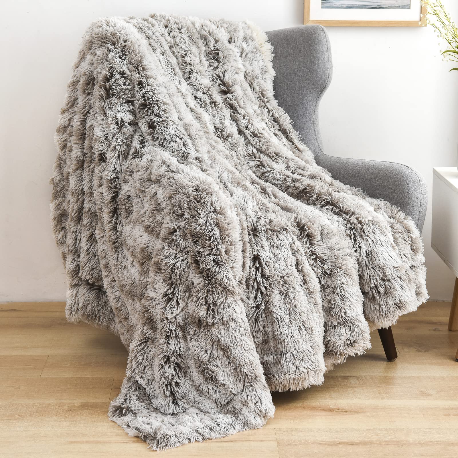 Gonaap Fuzzy Faux Fur Throw Blanket Twin Size Frosty Grey Super Soft Cozy Plush Fuzzy Shaggy Blanket For Couch Sofa Bed (Frosty
