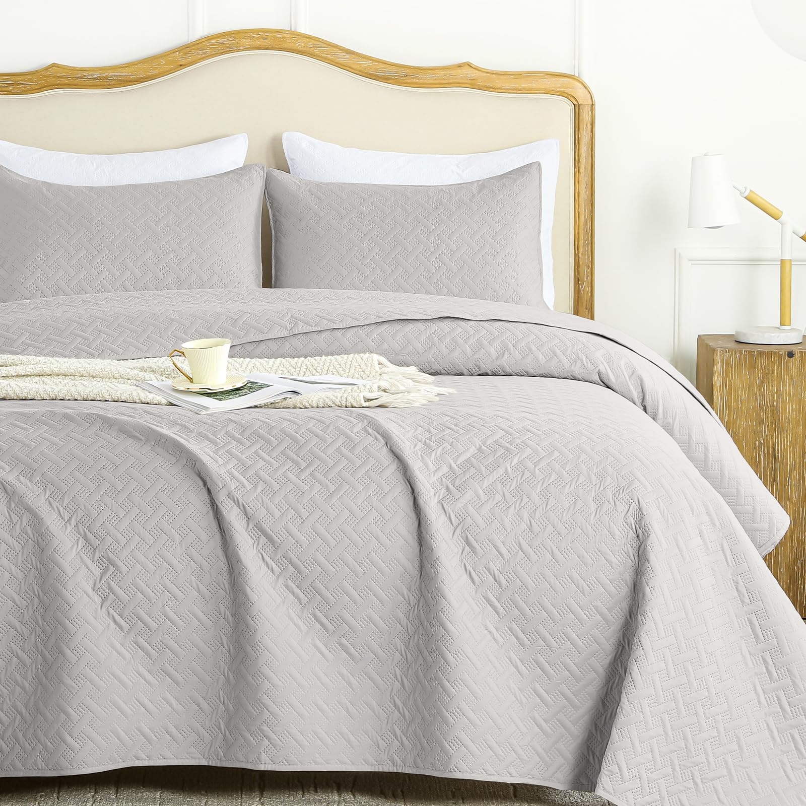 Flymme Light Grey Twin Quilt Bedding Set Thin Lightweight Bedspreads,Soft Microfiber Bed Coverlet For All Season (1 Quilt, 1Sham
