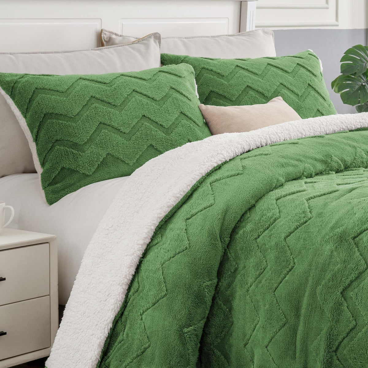 BEDELITE Fluffy Twin Comforter Set - Super Soft Sherpa Sage Green Comforter for Twin Size Bed, Luxury Warm Bedding Set for Winte