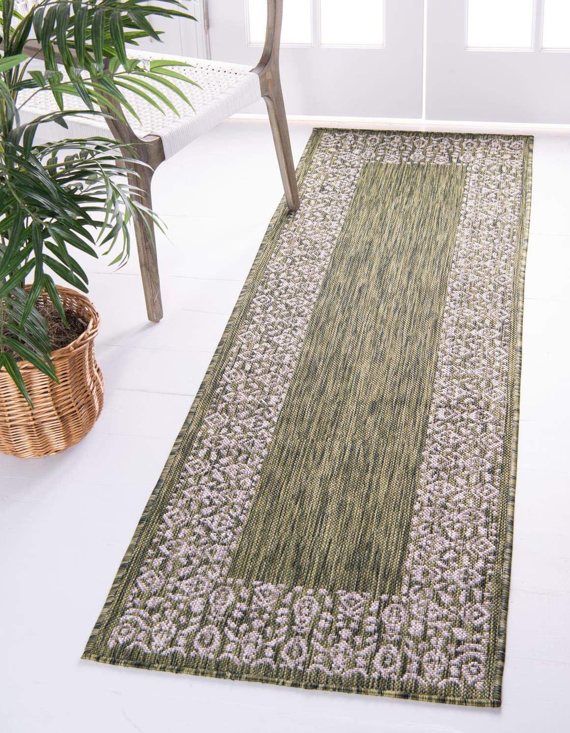 Unique Loom Outdoor Border Collection Area Rug - Floral Border (2' X 6' 1' Runner, Green/ Ivory)