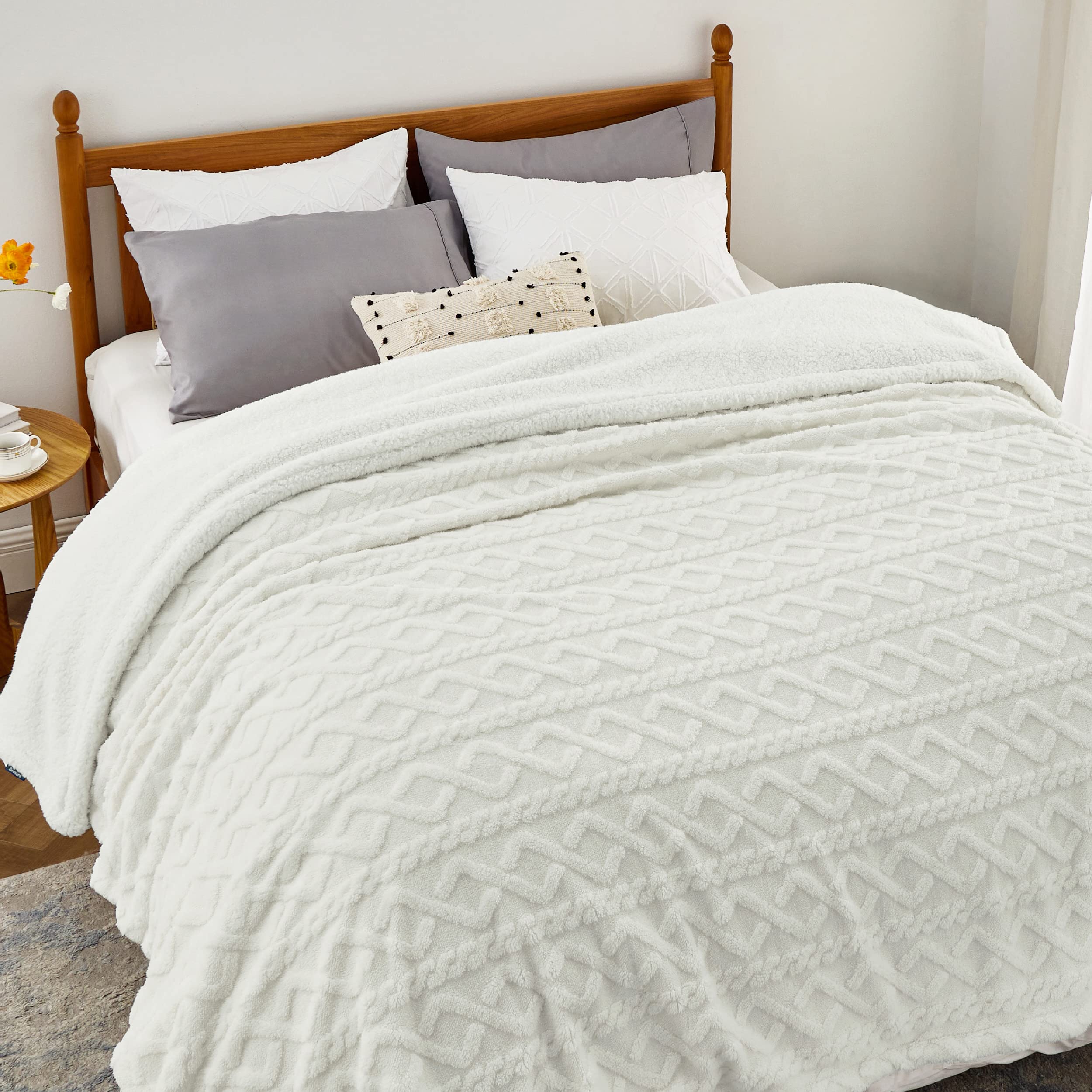 Bedsure Sherpa Queen Size Blanket For Bed - Fuzzy Soft Cozy Blanket Queen Size, Fleece Thick Warm Blanket For Winter, Cream Fall