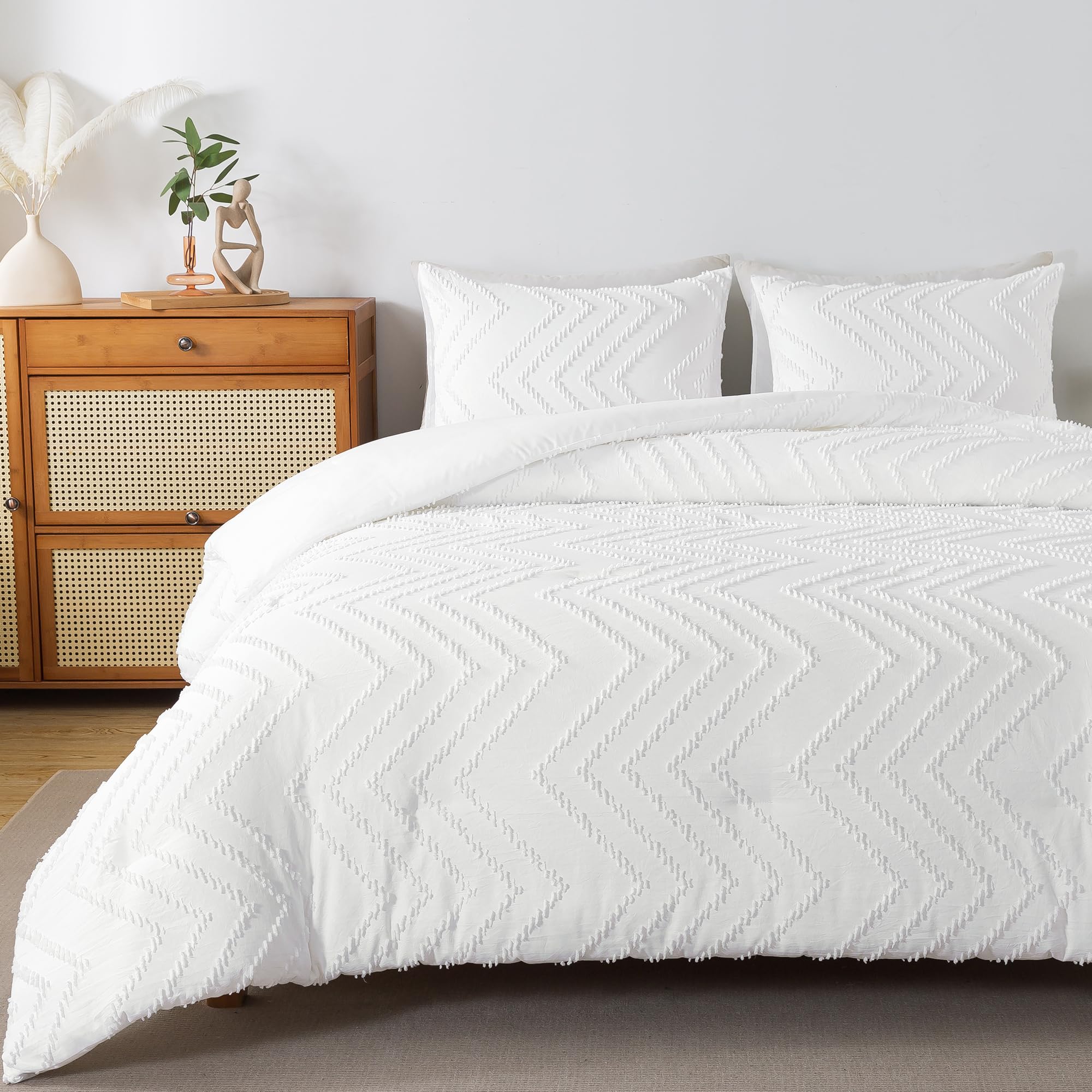 Andency White Comforter Queen, Boho Soft Fluffy Warm Lightweight Bedding Comforter Sets For Queen Bed, 3 Pieces Chevron Tufted Aesthetic Microfiber Lightweight Comforter Set