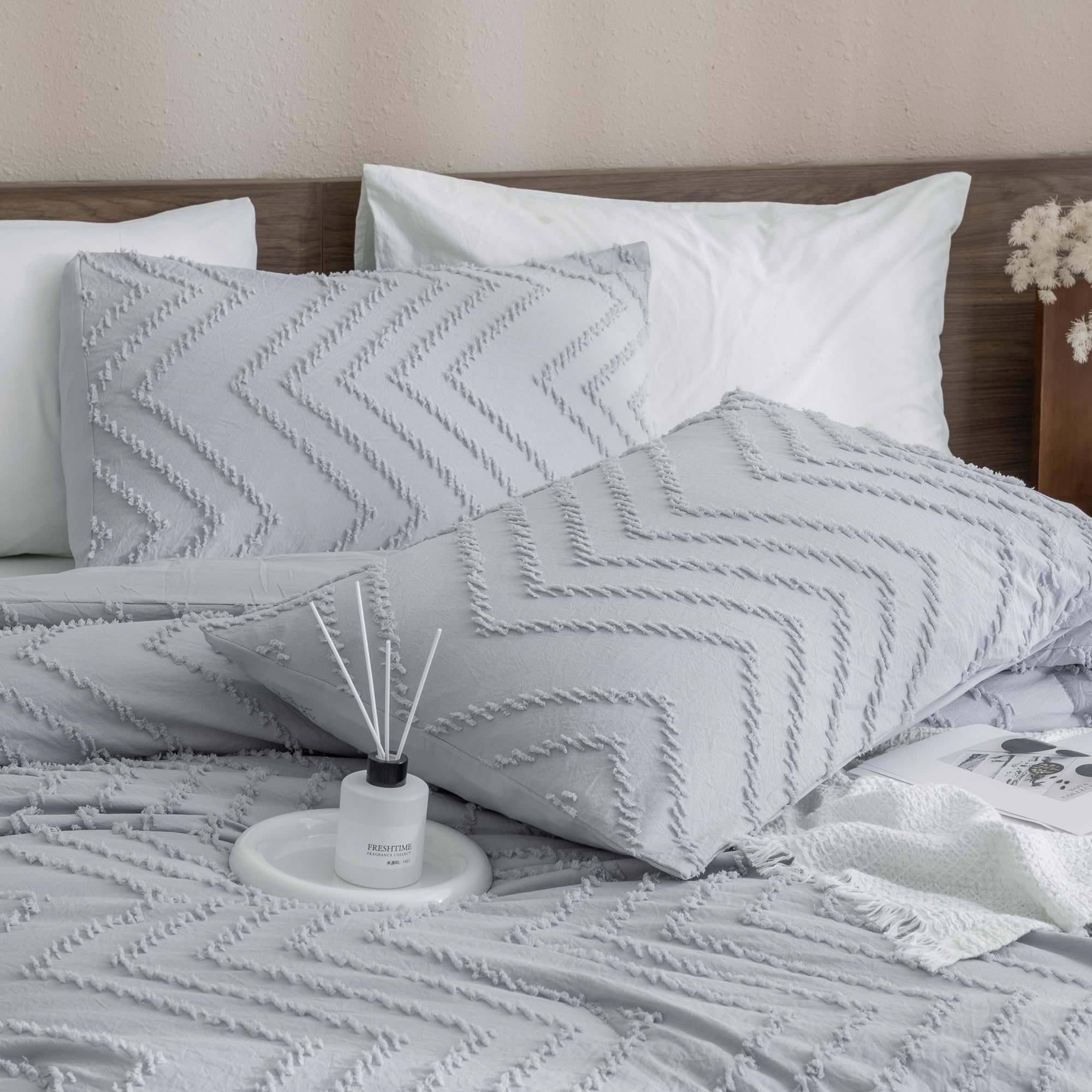 Andency King Comforter Silver Grey, Boho Grey Soft Warm Bedding Comforter Sets For King Size Bed Set, 3 Pieces Gray Cute Chevron Tufted Aesthetic Microfiber Lightweight Comforter Set