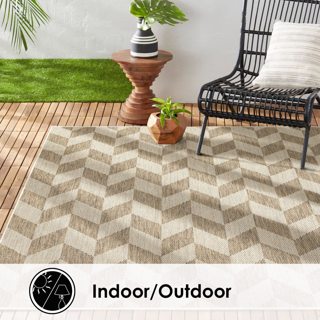 Nicole Miller New York Patio Country Calla Contemporary Herringbone Indoor/Outdoor Area Rug, Brown/Beige, 6'6'X9'2'