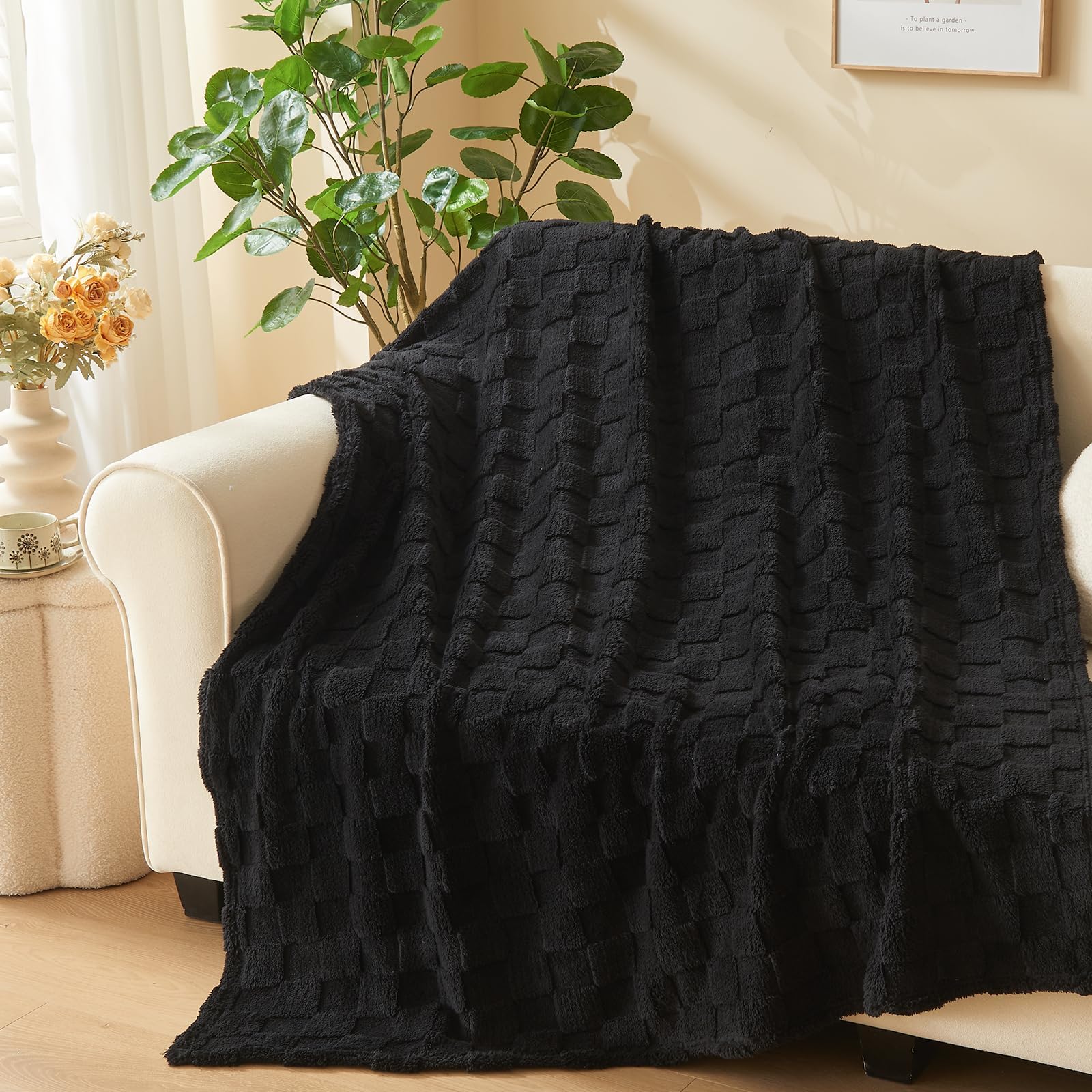 Newcosplay Super Soft Throw Blanket Black Premium Silky Flannel Fleece 3D Checkered Lightweight Bed Blanket All Season Use (Blac