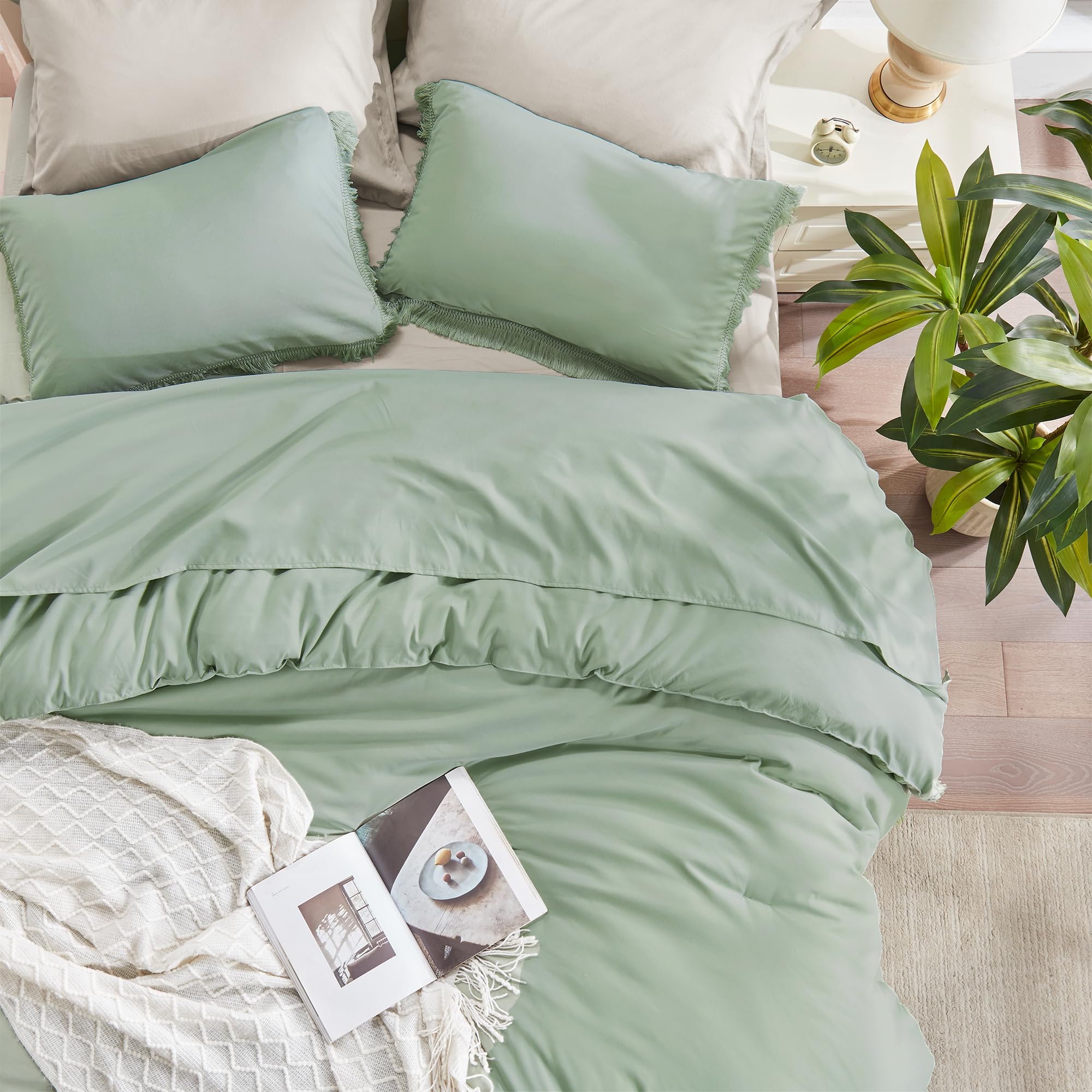 Andency Sage Green Tassel Comforter Set Full(79X90Inch), 3 Pieces(1 Fringe Comforter, 2 Pillowcases) Boho Farmhouse Shabby Chic , Microfiber Lightweight Bedding Set