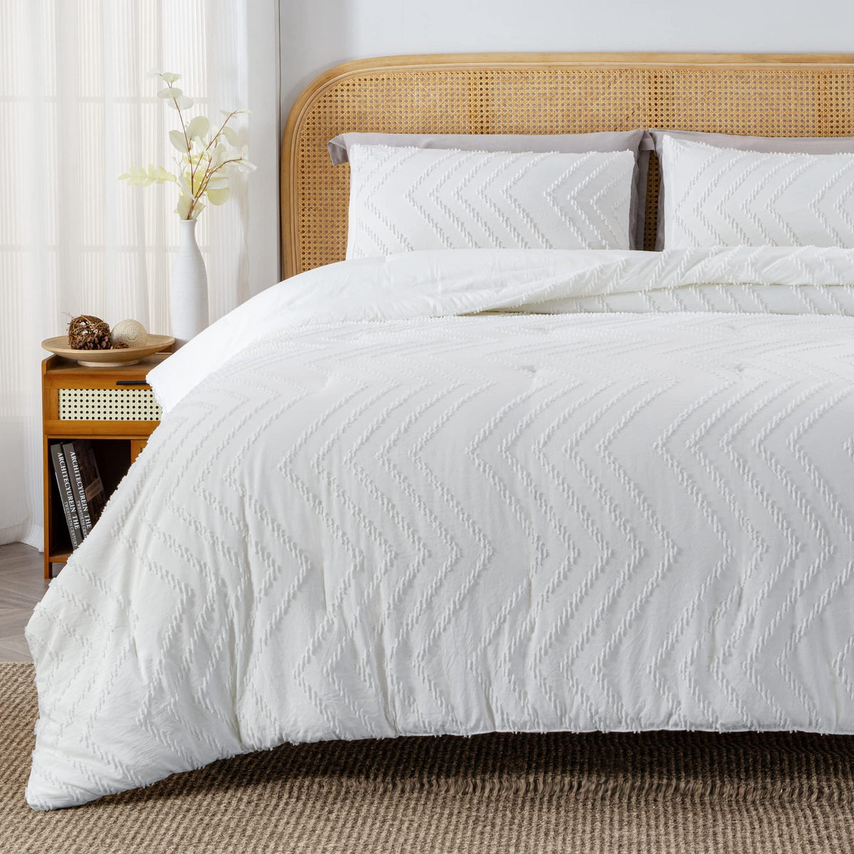 Litanika White Queen Size Comforter Sets, 3 Pieces Lightweight Chevron Tufted Bedding Comforter Set, Fluffy Down Alternative Com