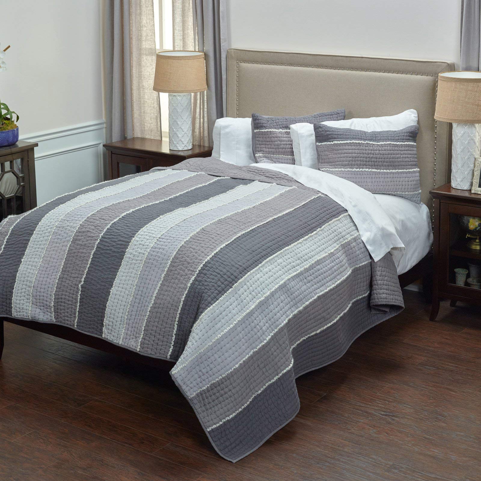 Rizzy Home | BQ4195 | Cotton Quilt | 106&quot;x92&quot; Gray/White/Nuetral Stripe