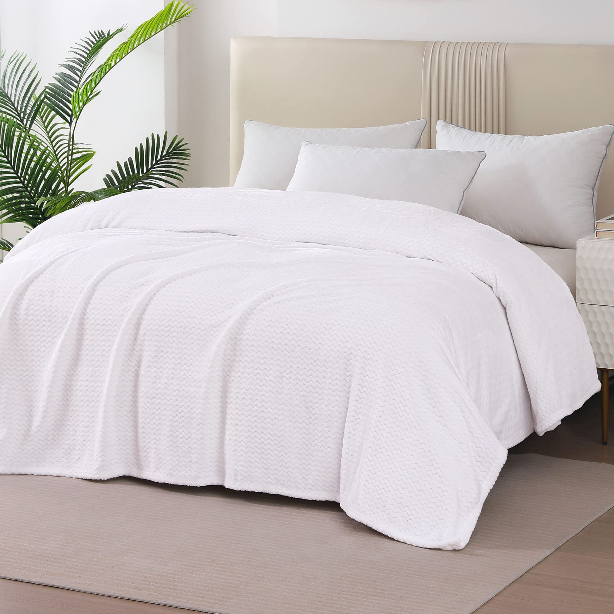 Whale Flotilla Breathable Fleece King Size Blanket For Bed(90X104 Inch), Super Soft Fuzzy Blankets For All Season, Lightweight A