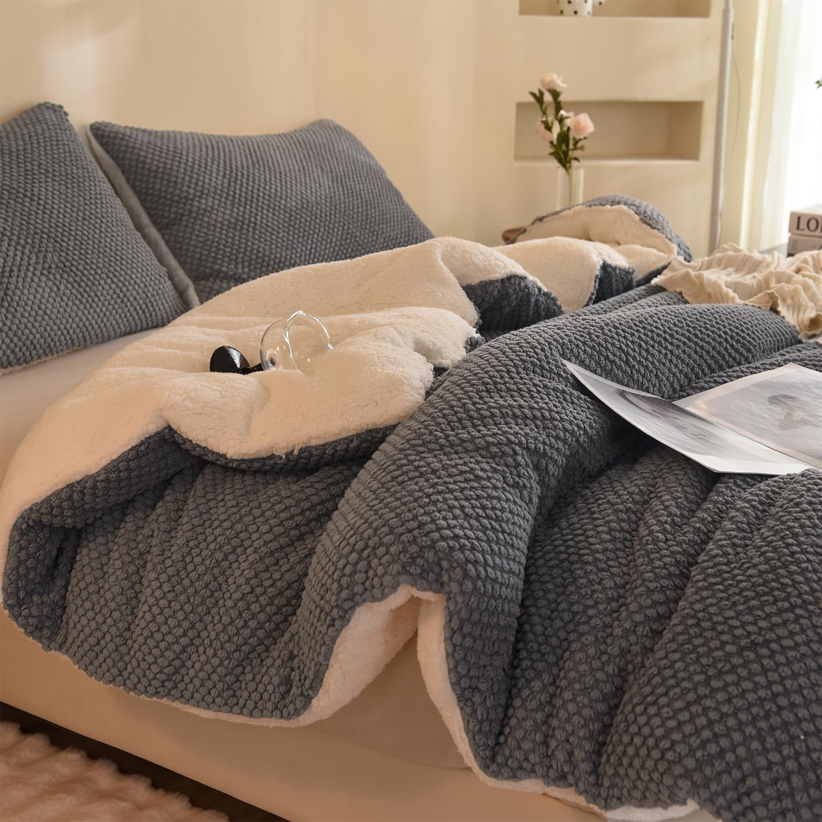 LLanCL 3D Jacquard Design Comforter Set, Ultra-Soft Warm King Size Sherpa Fur Plush 3-Pieces Sets Luxury Cozy Bedding with 2 Pil