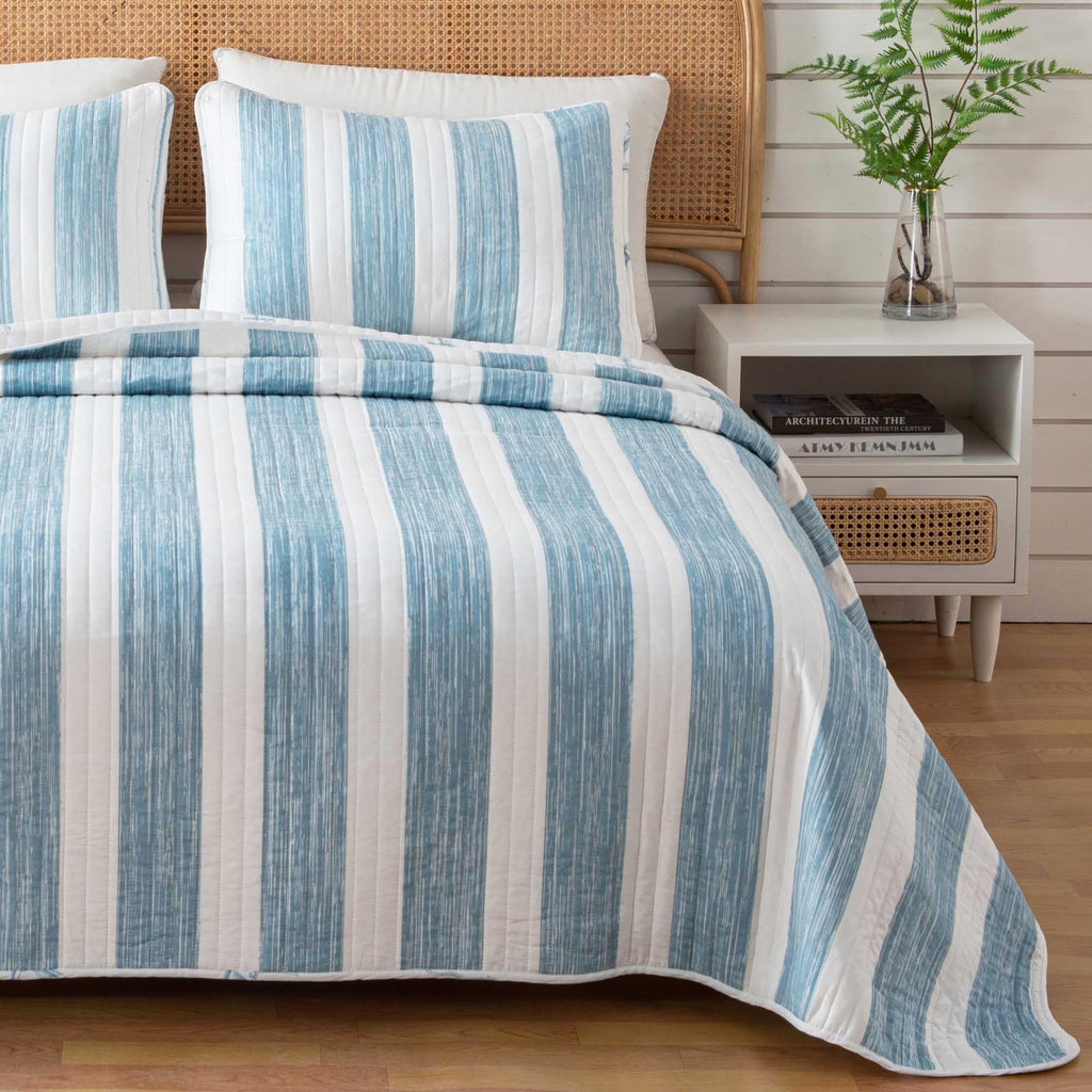 Great Bay Home Twin/Twin Xl Coastal Quilt Bedding Set, Summer Coastal Quilt With Sham, Beach 2-Piece Reversible All Season Bedsp
