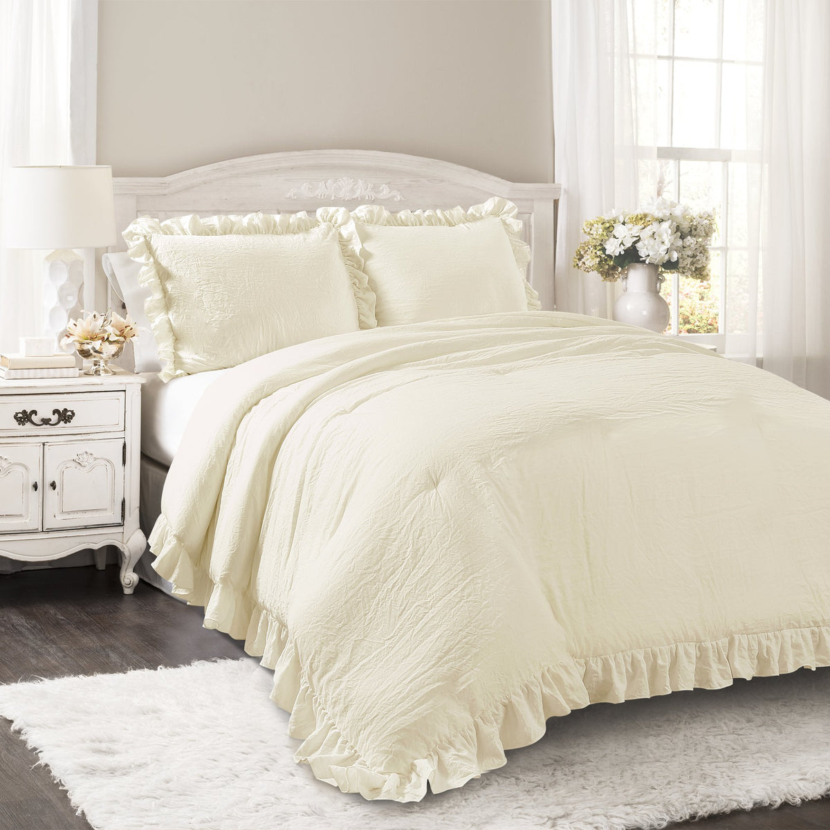 Lush Decor Reyna Ruffle Comforter Set - 3 Piece Cozy Ruffled Bedding Set - Timeless Elegance And Comfort For Bedroom - King, Ivo