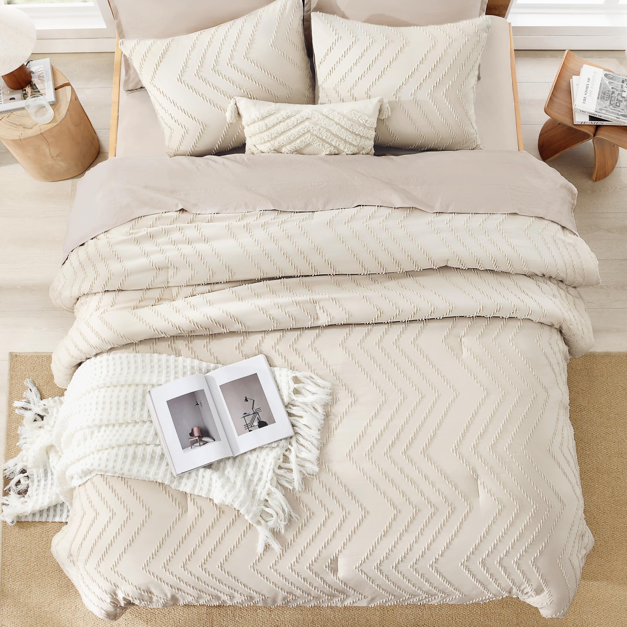 Litanika Queen Comforter Set Beige, 3 Pieces Lightweight Chevron Tufted Bedding Comforter Set, Fluffy Winter Down Alternative Co
