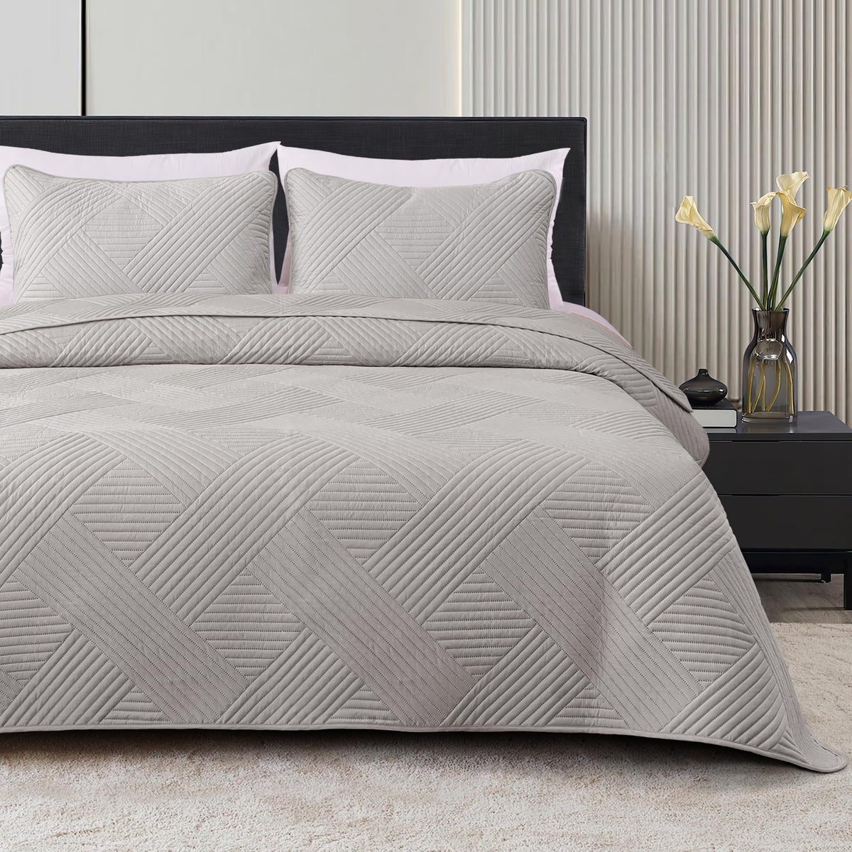 Whale Flotilla California King Quilt Set, Soft Oversized Quilts Bedspread Coverlet, Lightweight Reversible Bedding Sets For All