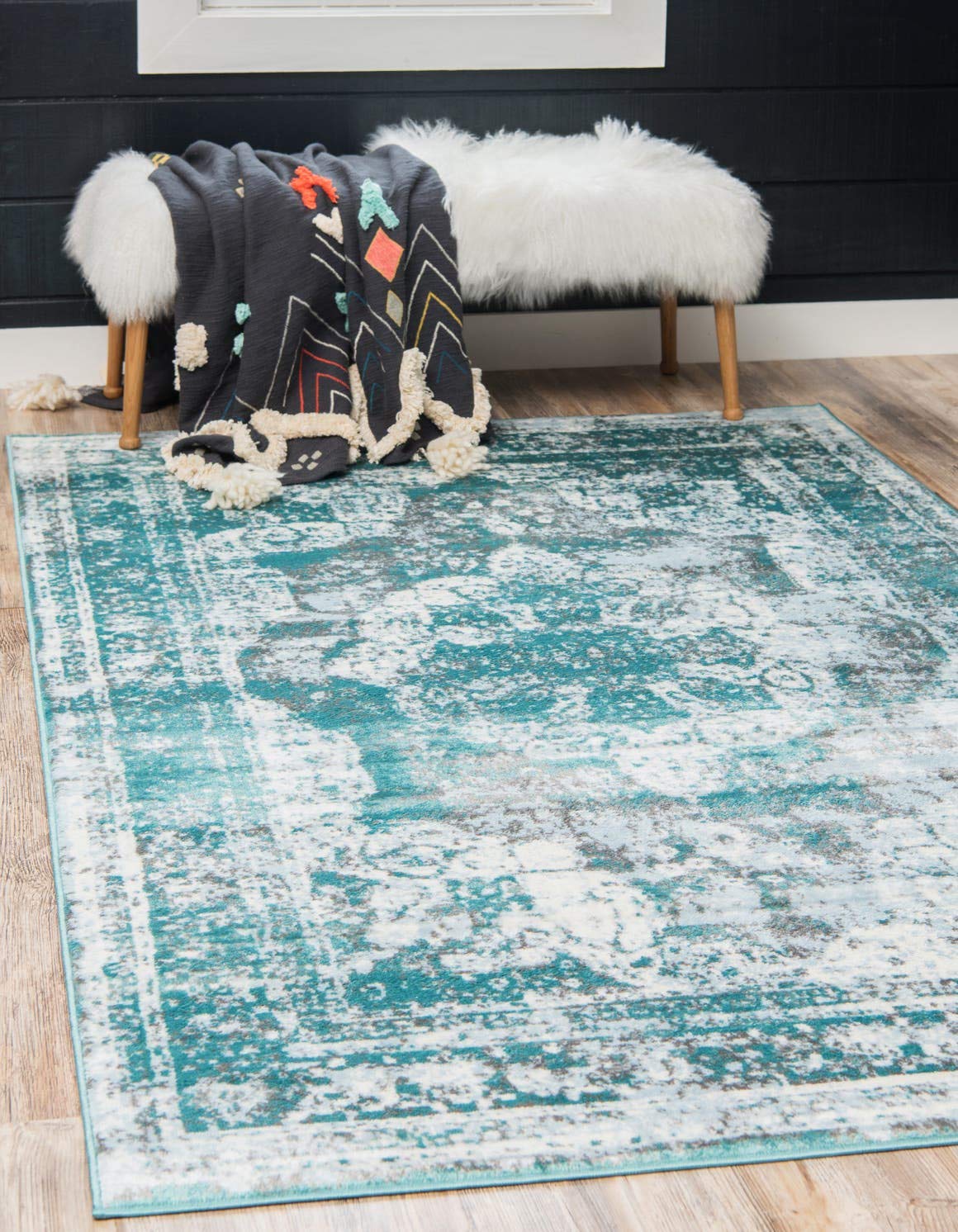 Unique Loom Sofia Collection Area Rug - Salle Garnier (4 1 x 6 1 Rectangle, Turquoise/ Blue)