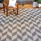 Nicole Miller New York Patio Country Calla Contemporary Herringbone Indoor/Outdoor Area Rug, Black/Grey, 3'11'X5'2'
