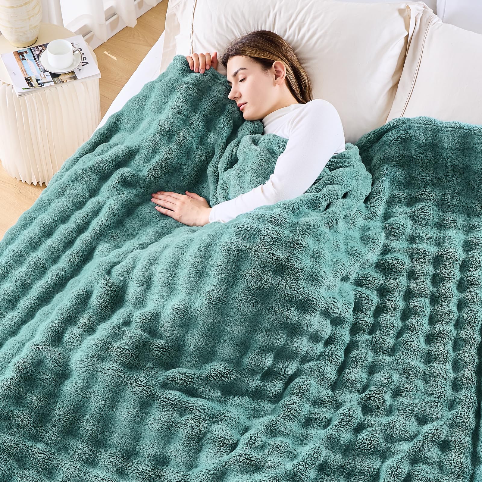 Newcosplay Queen Blanket For Couch Light Teal Super Soft Flannel Fleece 3D Bubble Lightweight Bed Blanket All Season Use (Light