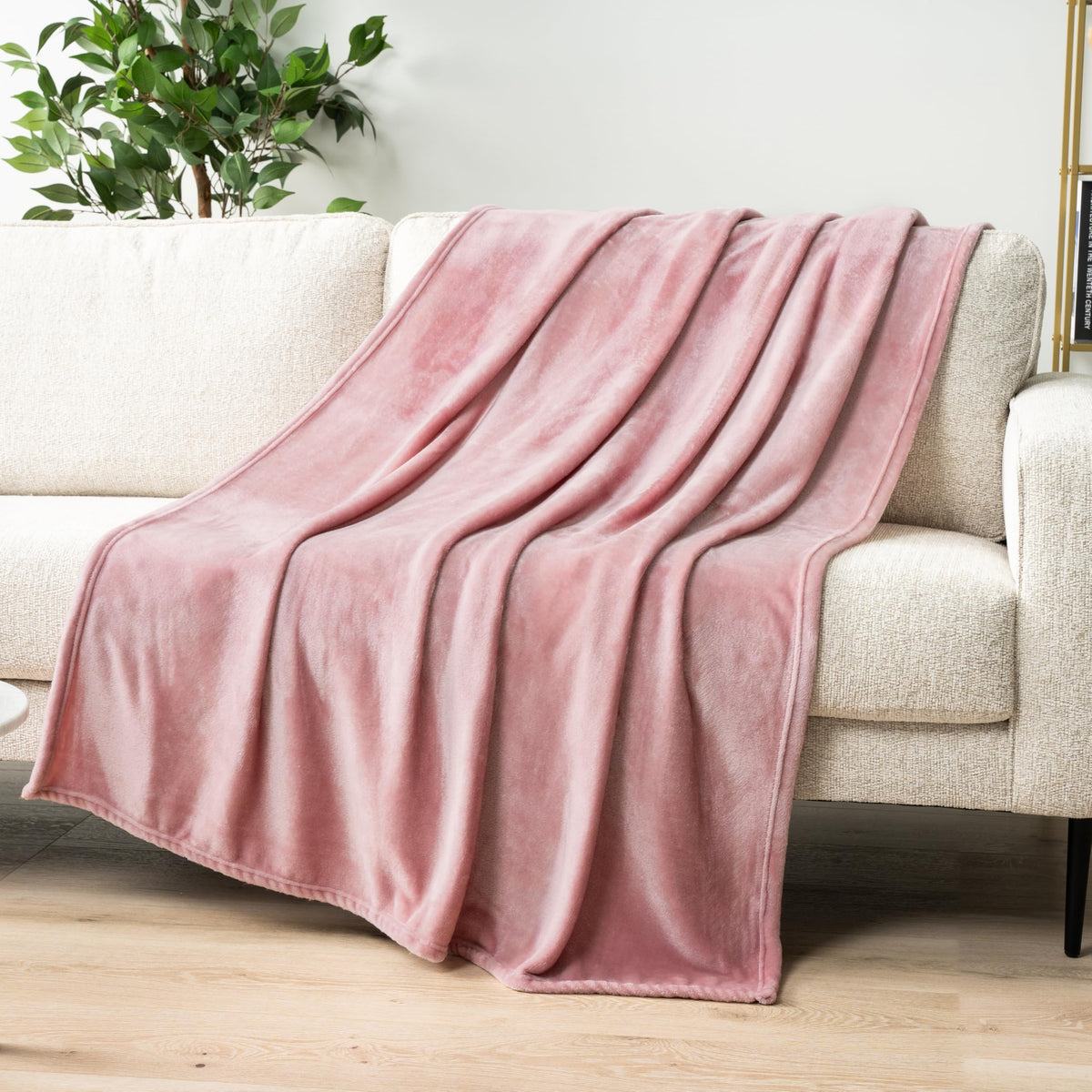 Pavilia Blush Pink Fleece Throw Blanket For Couch Twin Size, Pink Super Soft Fuzzy Flannel Throw For Sofa, Luxury Plush Microfib