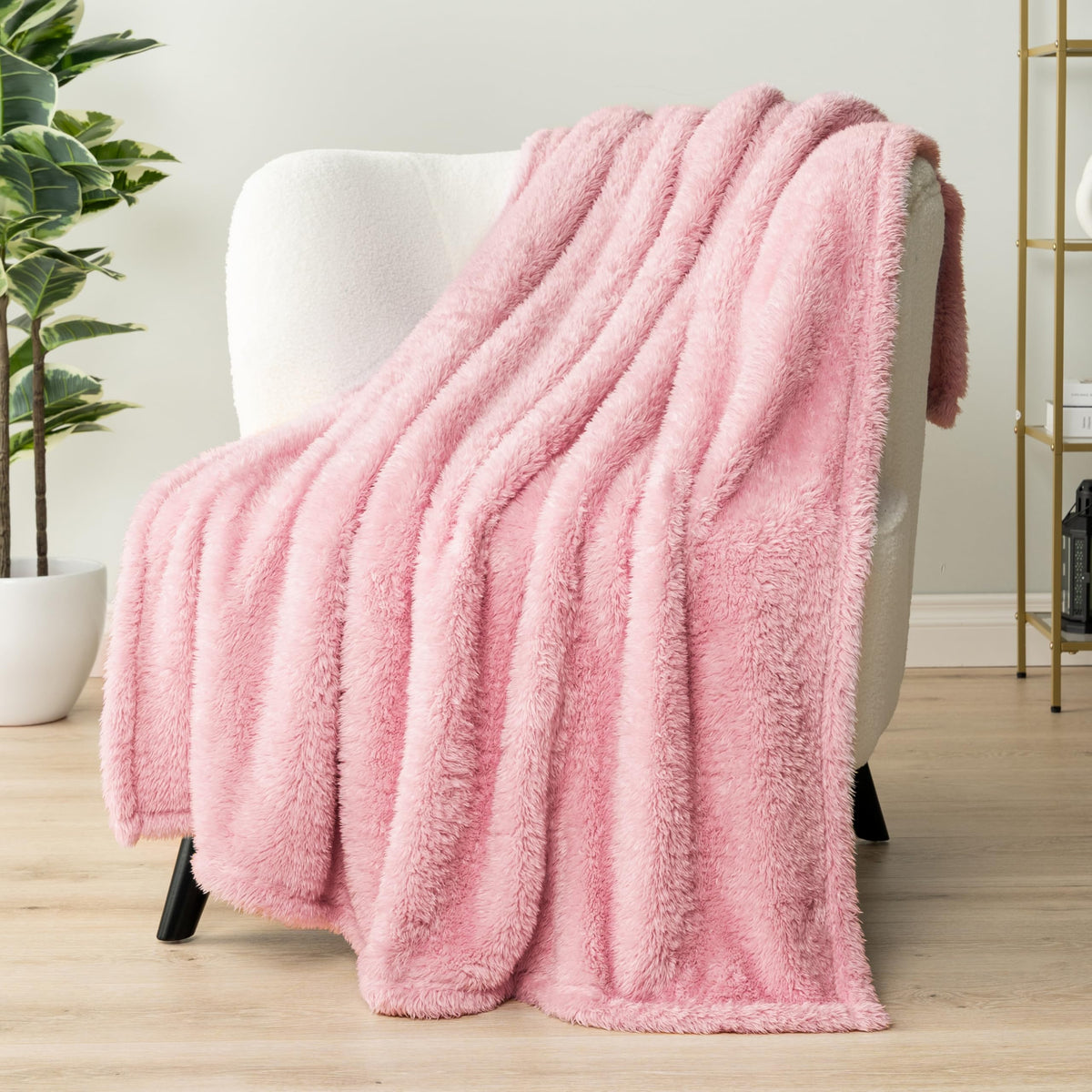 Pavilia Sherpa Throw Blanket For Couch Sofa, Light Pink Fluffy Warm Plush Blanket For Bed, Cozy Super Soft Lightweight Throw, Fu