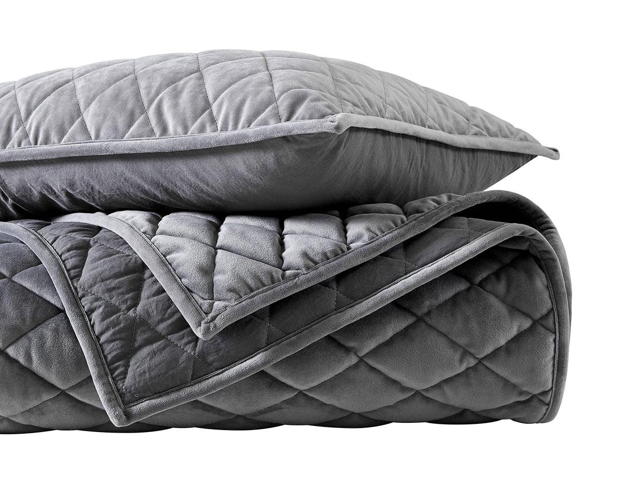 Vera Wang - King Quilt Set, Luxurious Velvet Bedding With Matching Shams, Lightweight Home Decor (Diamond Velvet Charcoal Grey,