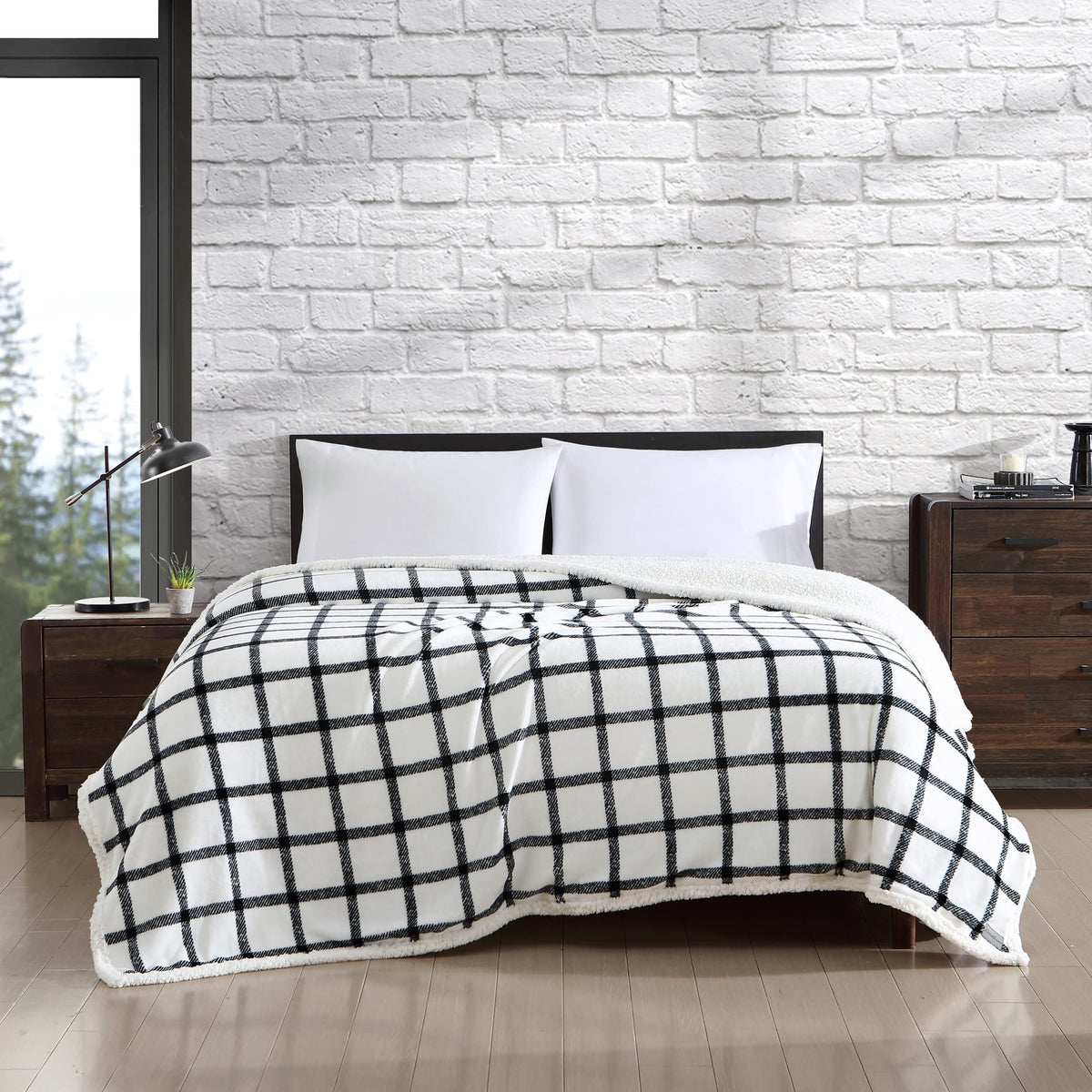 Eddie Bauer- King Blanket, Ultra Soft & Cozy Plush Home D  Cor, All Season Bedding (Bunkhouse Plaid White, King)