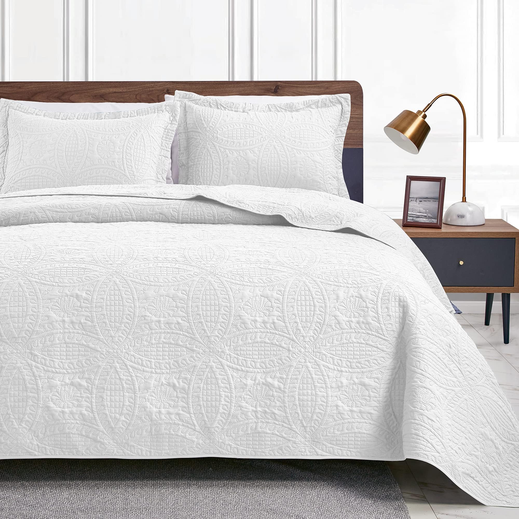 Love'S Cabin King Size Quilt Set White Bedspreads - Soft Bed Summer Quilt Lightweight Microfiber - Modern Style Coin Pattern Cov