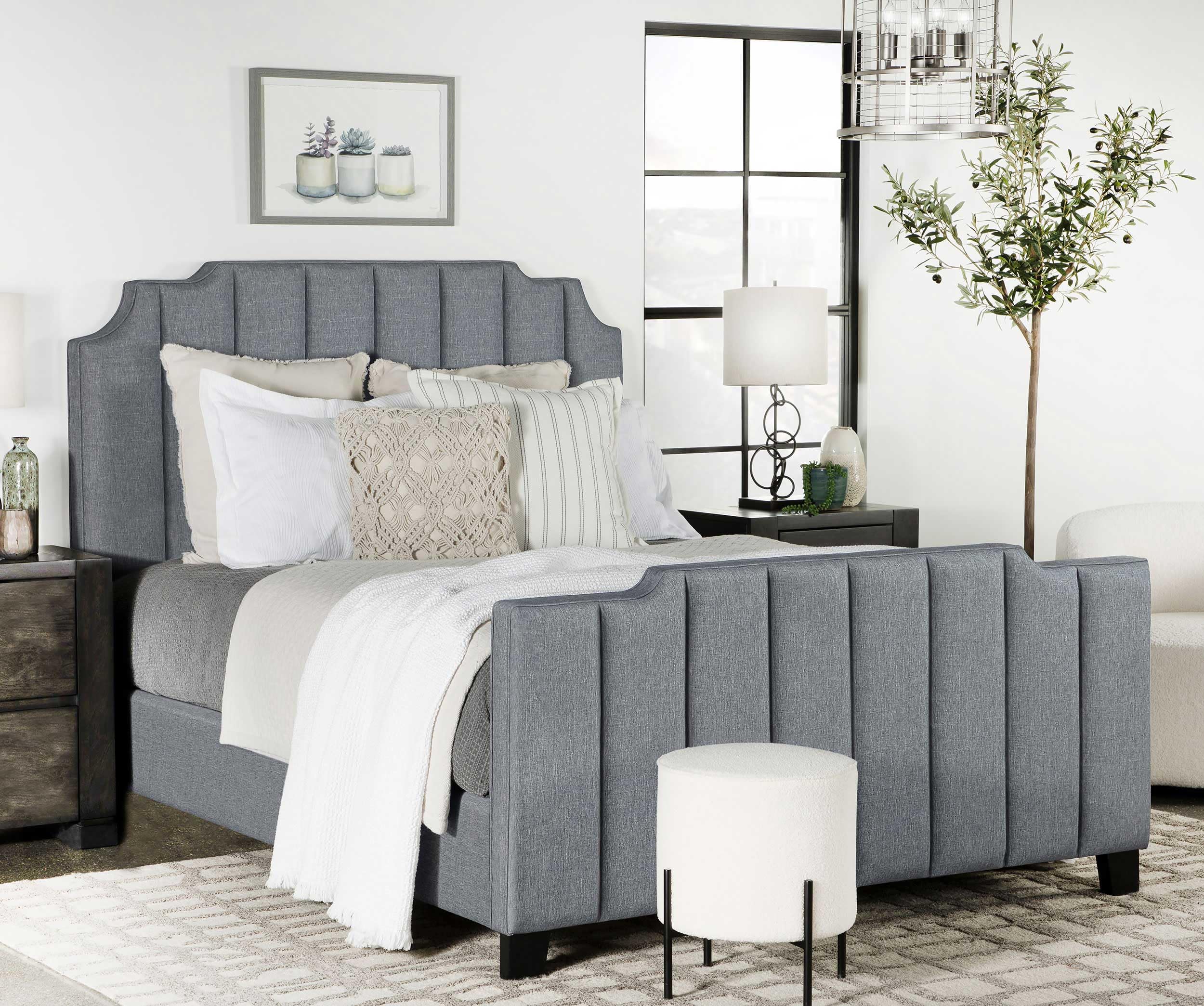 Coaster Home Furnishings Fiona Contemporary Fabric Upholstered Eastern King Size Panel Bed Frame 57-inch Headboard Light Grey 306029KE