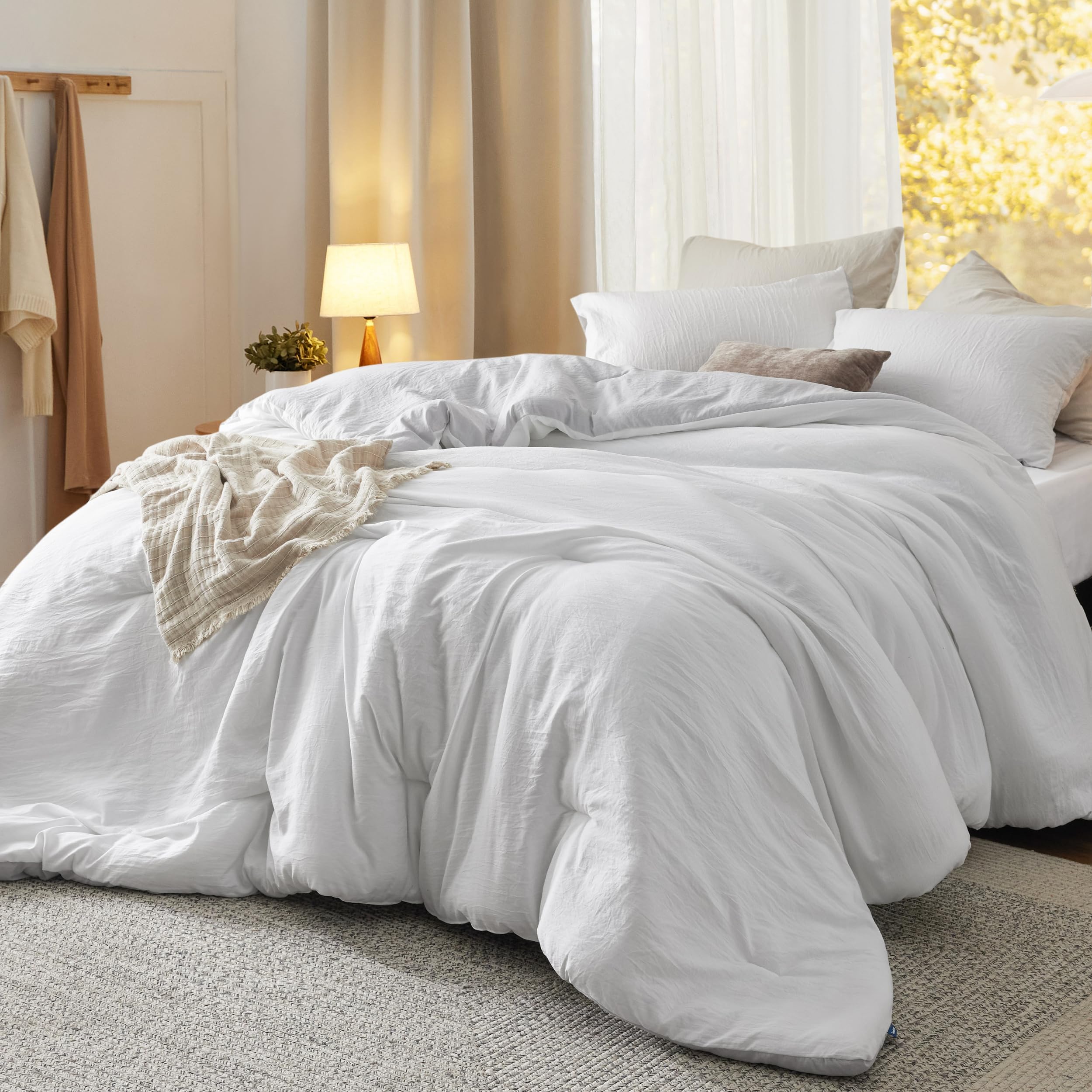 Bedsure King Size Comforter Set, Reversible White Soft Prewashed Bedding For All Seasons, 3 Pieces Warm Down Alternative Bed Set, 1 Lightweight Comforter (104'X90') And 2 Pillowcases (20'X36')