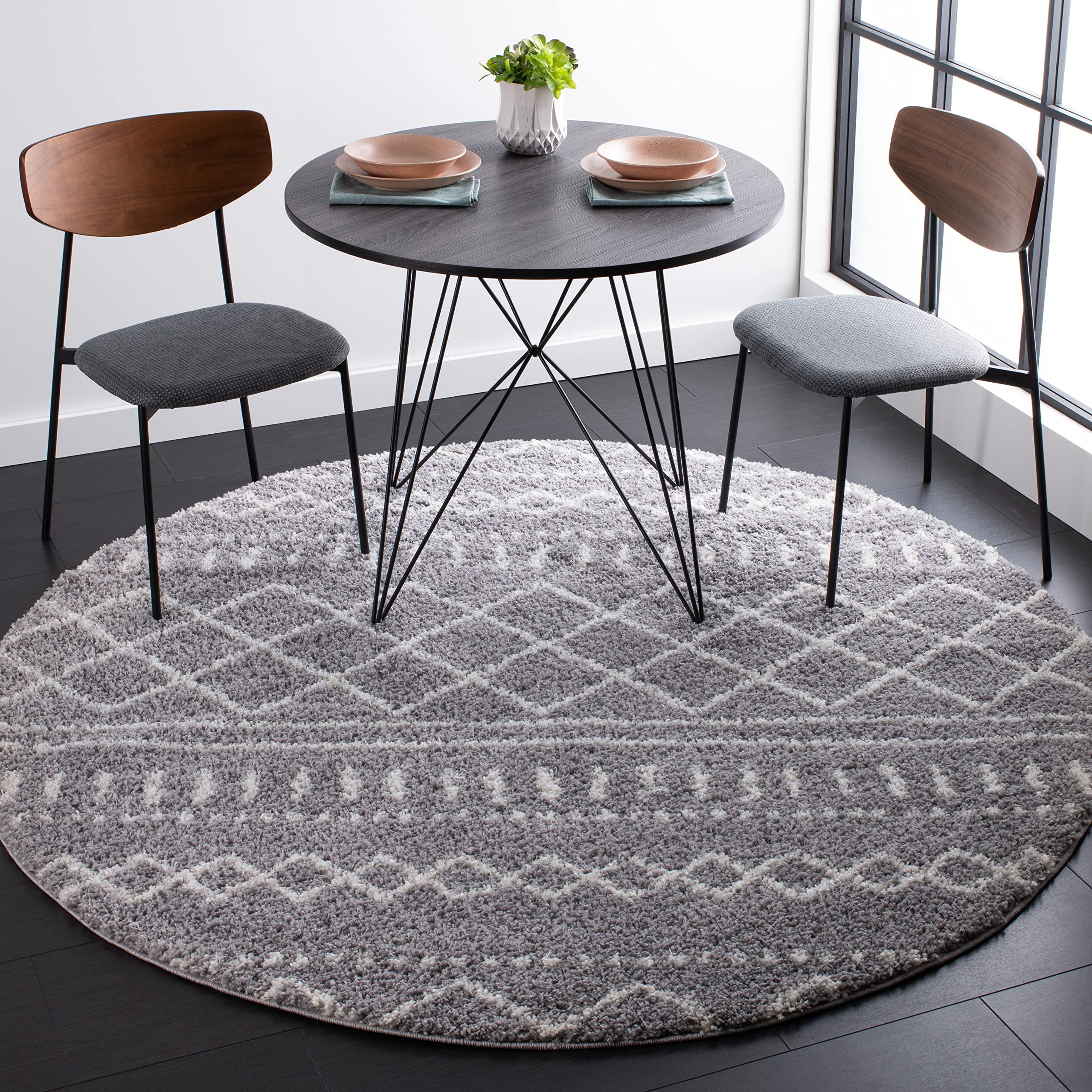 Safavieh Arizona Shag Collection Area Rug - 32 Round, Grey & Ivory, Moroccan Design, Non-Shedding & Easy Care, 1.6-inch Thick I