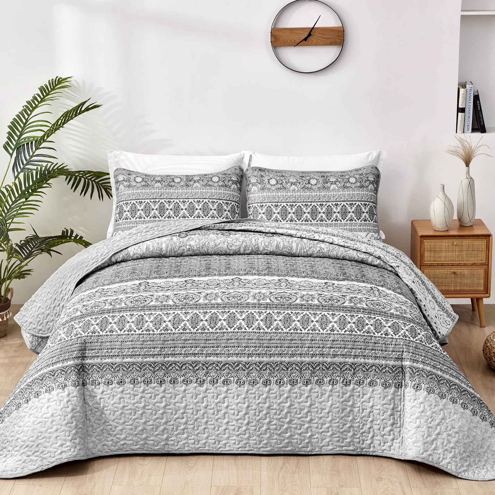 Wongs Bedding Boho Queen Quilt Set, Grey Bohemian Queen Quilt Bedding Set, Lightweight Microfiber Bed Decor Bedspread For All Se