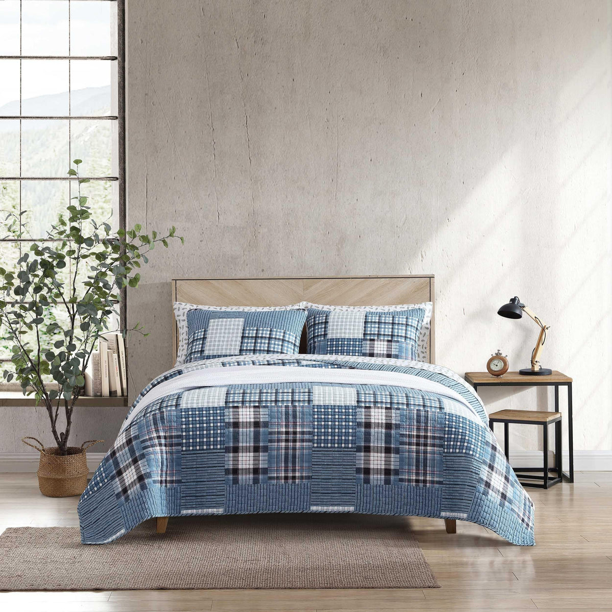 Eddie Bauer - Queen Quilt Set, Reversible Cotton Bedding With Matching Shams, Patchwork Plaid Home Decor (Hawthorne Blue, Queen)