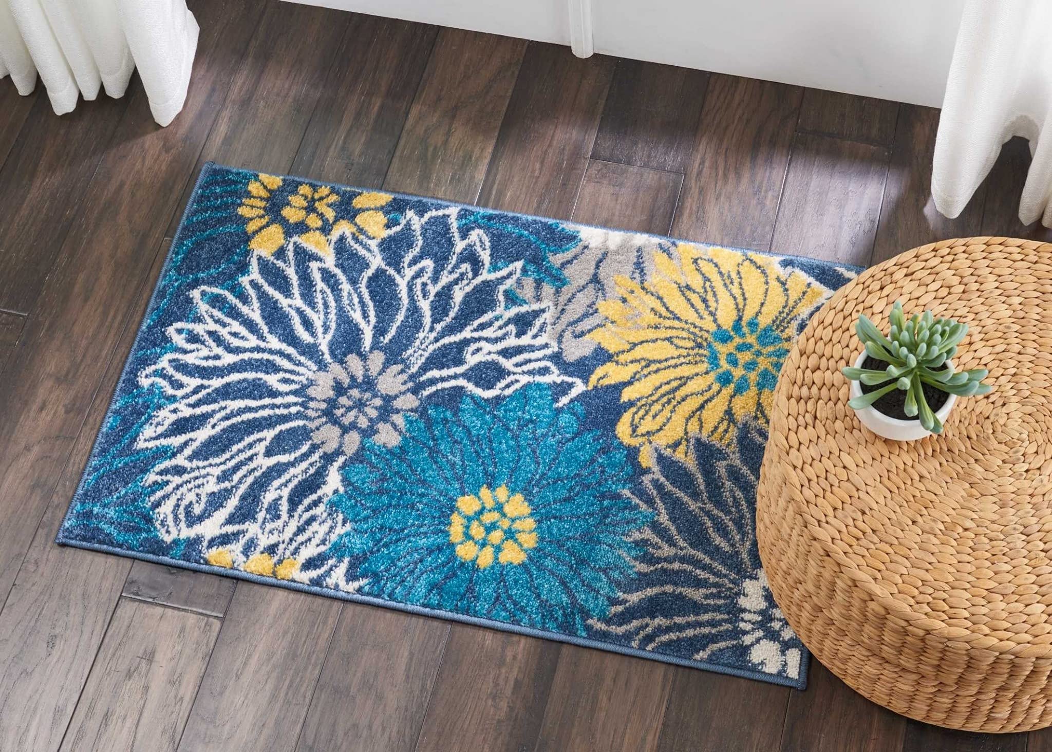HomeRoots 100% Polypropylene 2â?? x 3â?? Blue Tropical Flower Scatter Rug