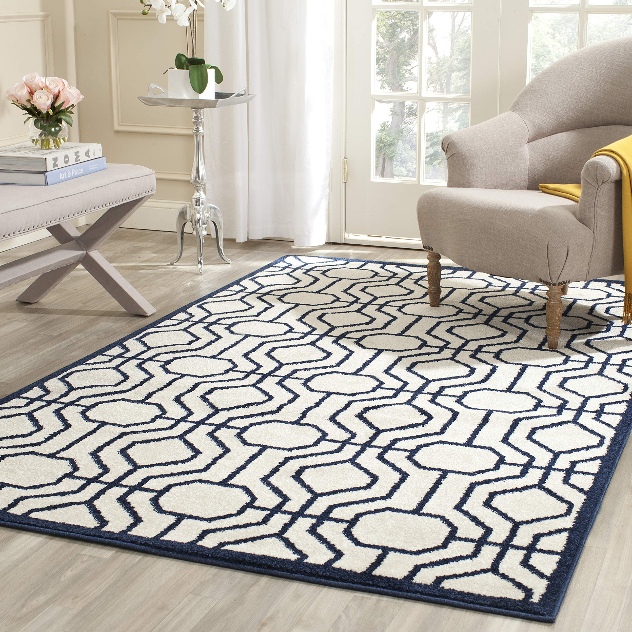 SAFAVIEH Amherst Collection Area Rug - 6 x 9, Ivory & Navy, Geometric Design, Non-Shedding & Easy Care, Ideal for High Traffic