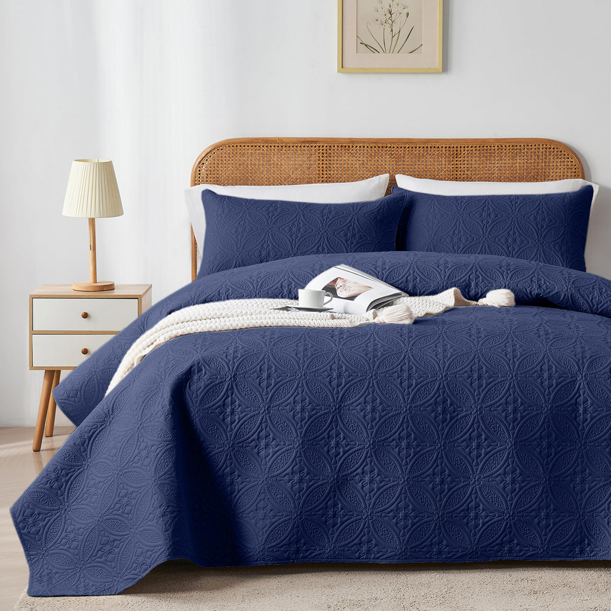 Wuruibo Full/Queen Quilt Set Navy Blue, Microfiber Lightweight Bedspreads, Ultrasonic Embossed Solid Coverlet, Thin Bedding Set
