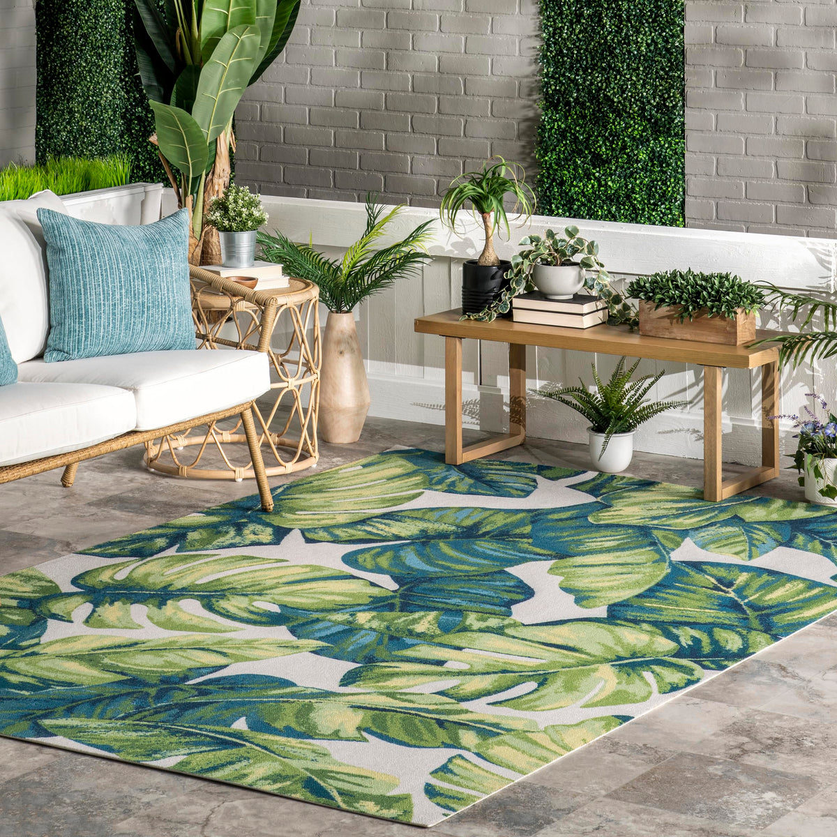 Nuloom Lisa Floral Indoor/Outdoor Area Rug, 8' Square, Multi