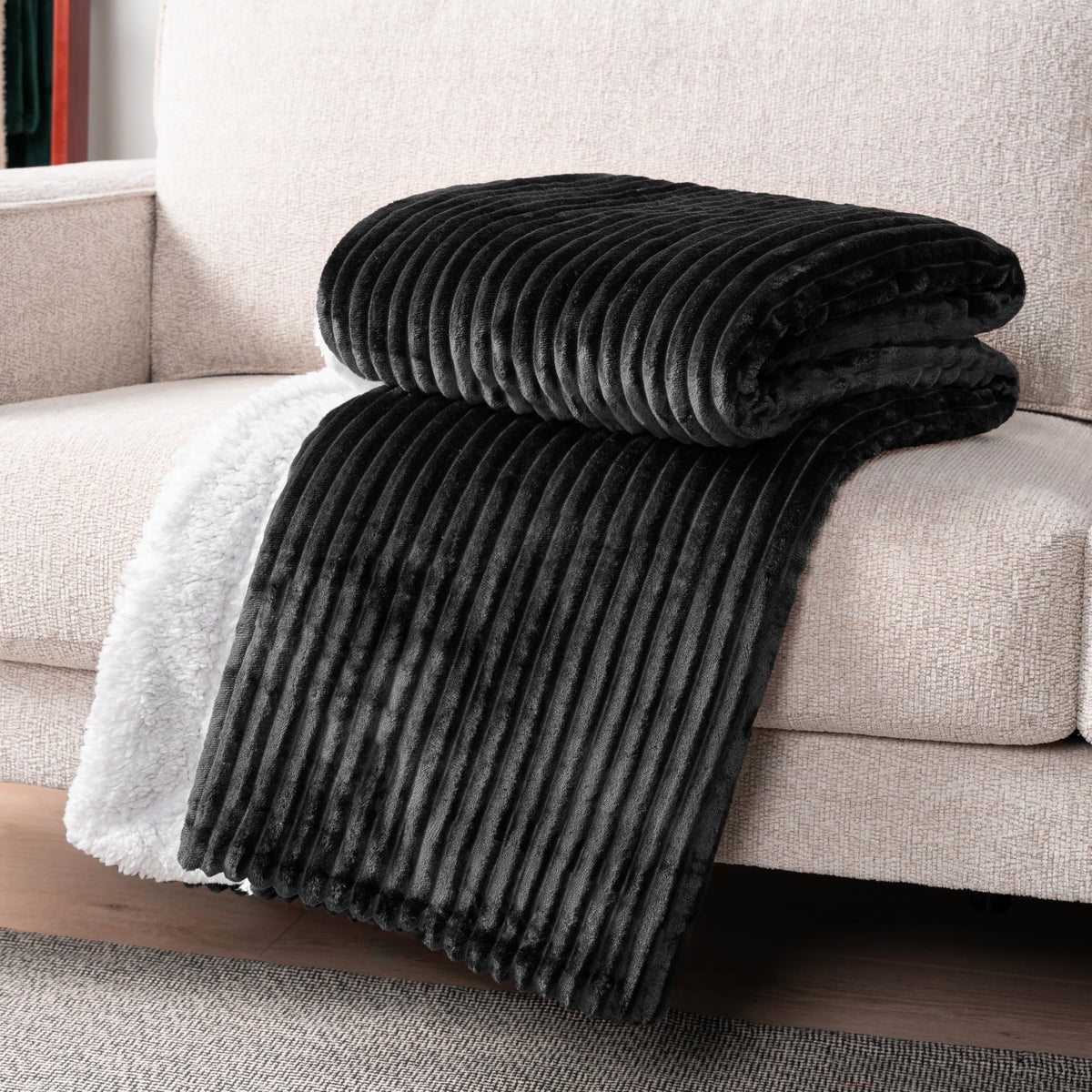 Pavilia Black Sherpa Fleece Throw Blanket For Couch Twin, Soft Plush Fuzzy Blankets, Fluffy Flannel Sherpa Blanket For Bed, Warm